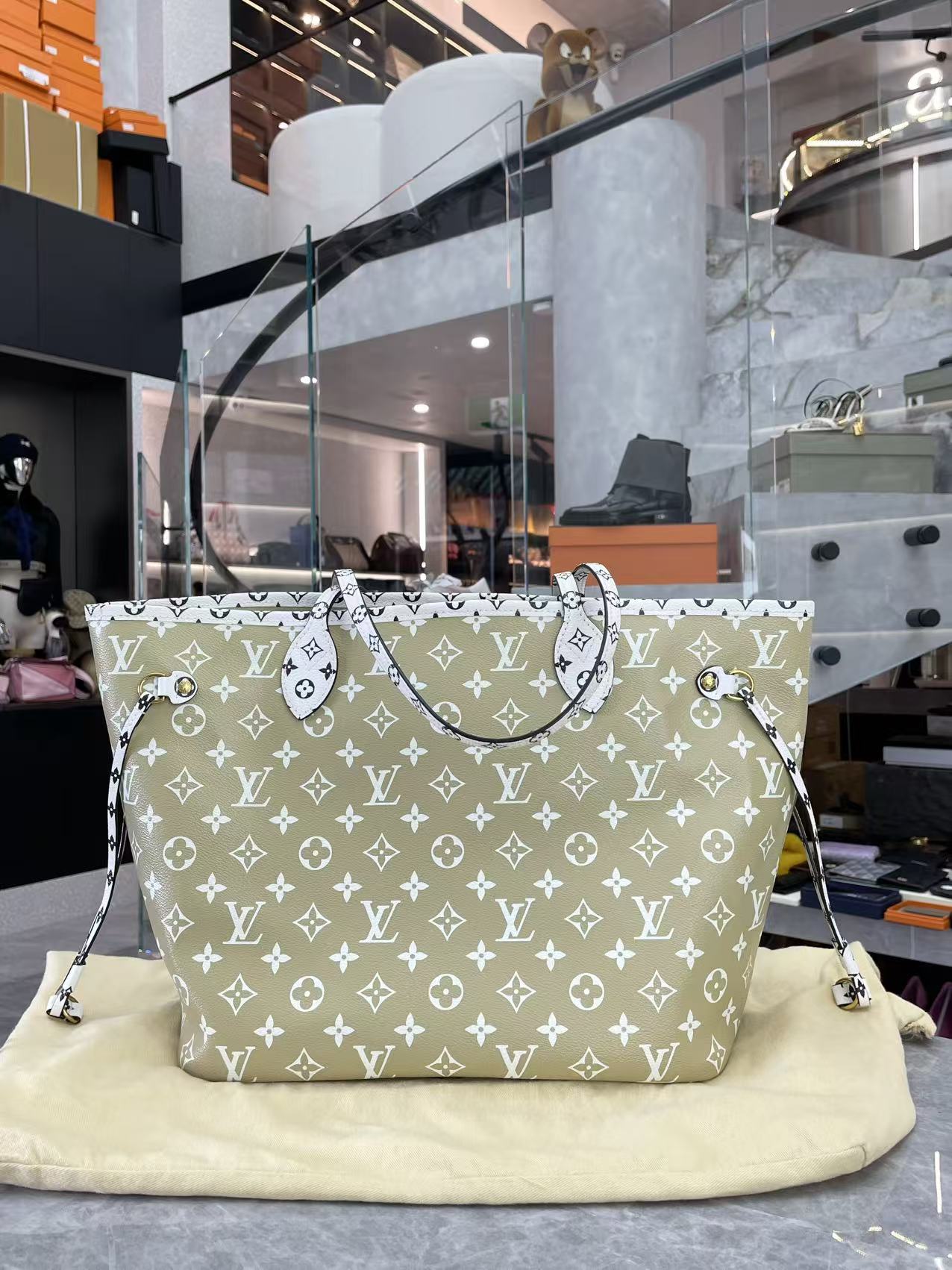Louis Vuitton Neverfull MM Monogram Empreinte Spring Double side Green