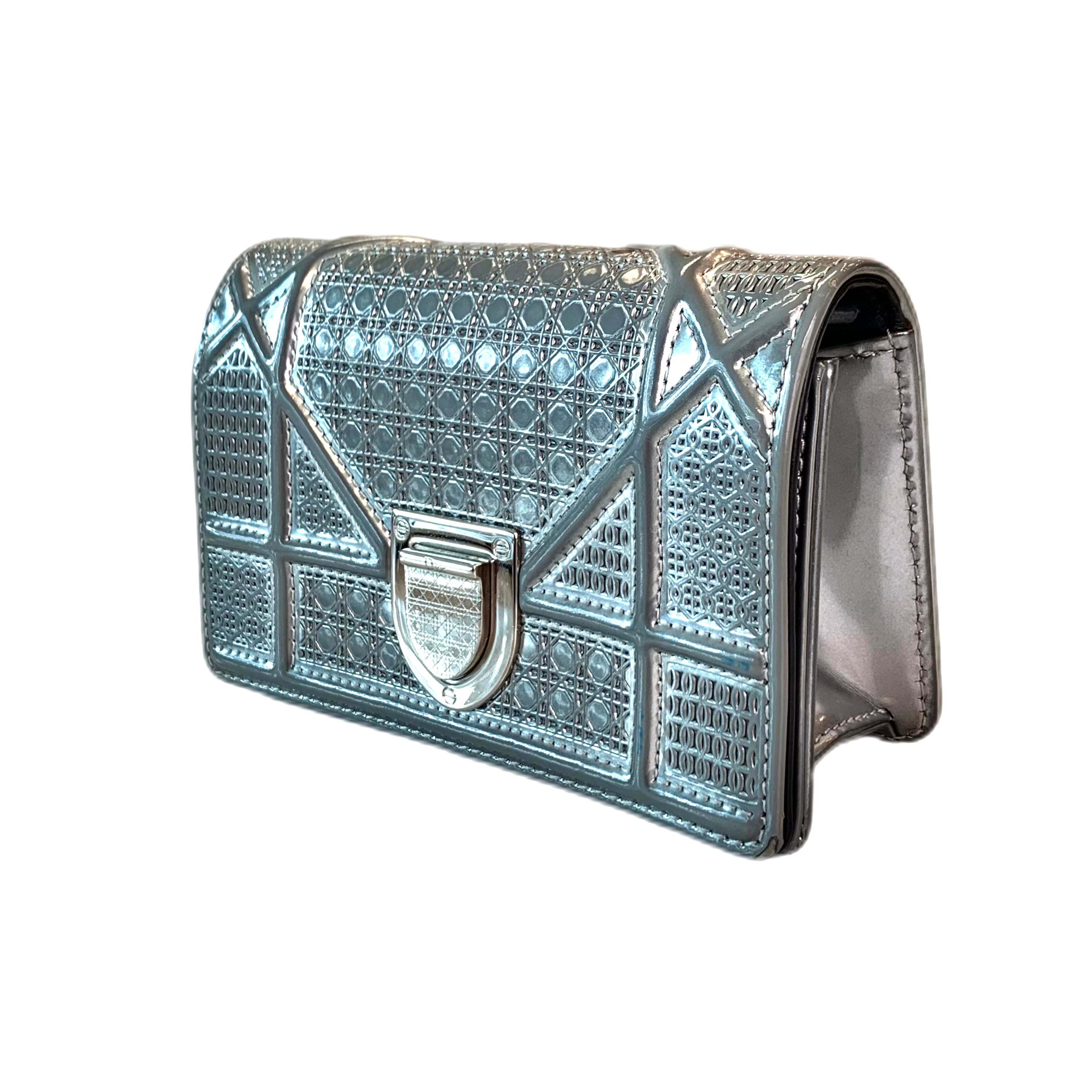 CHRISTIAN DIOR Diorama Metallic Silver Micro Cannage Mini Wallet On Ch