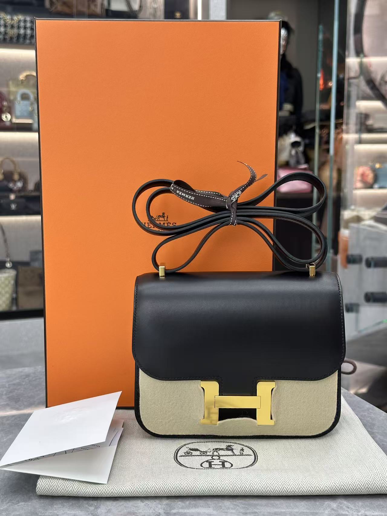 Hermès Constance 19 Black Noir GHW K Stamp in Evercalf Leather