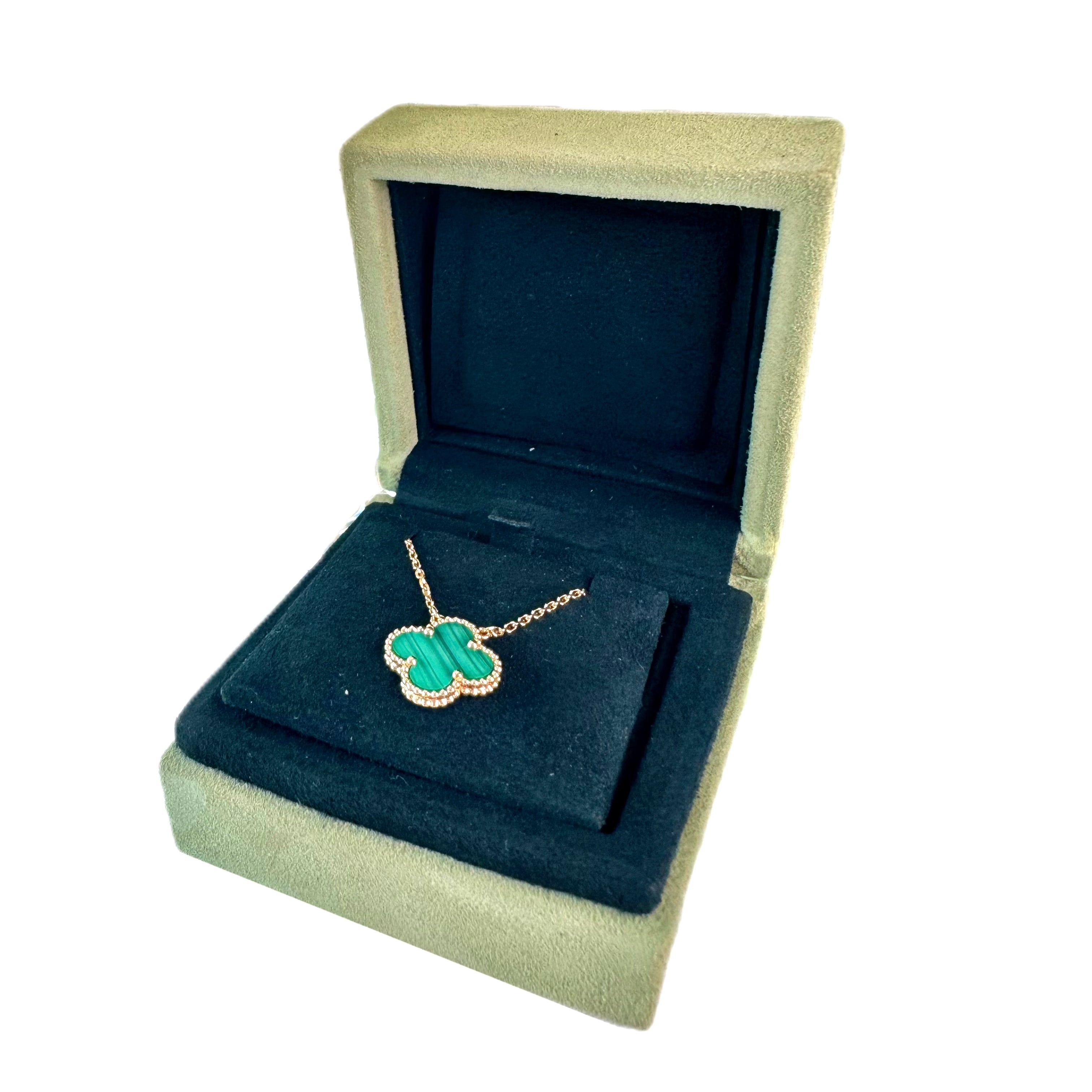 Van Cleef & Arpels Vintage Alhambra Pendant (Malachite) Yellow Gold