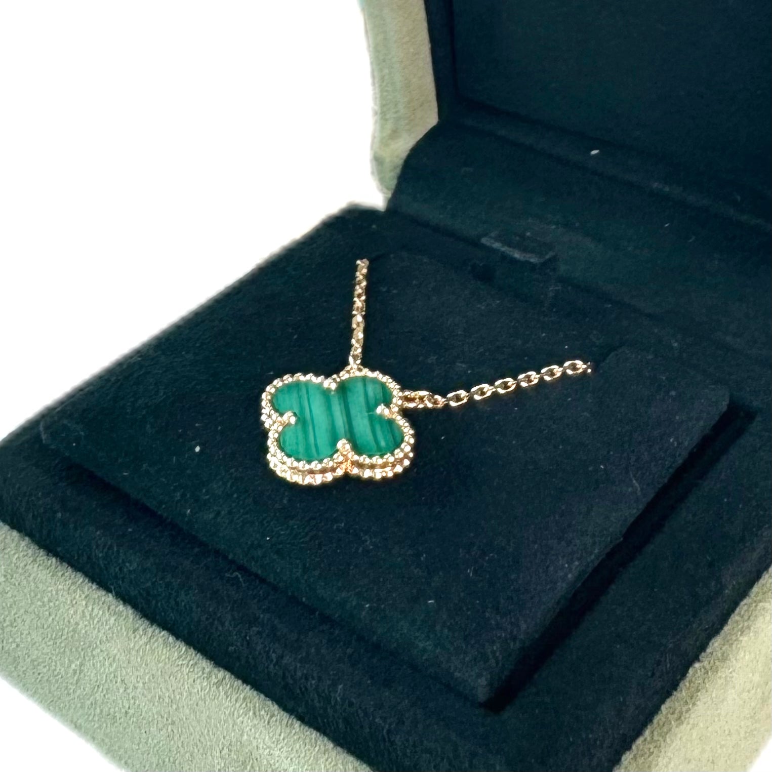 Van Cleef & Arpels Vintage Alhambra Pendant (Malachite) Yellow Gold