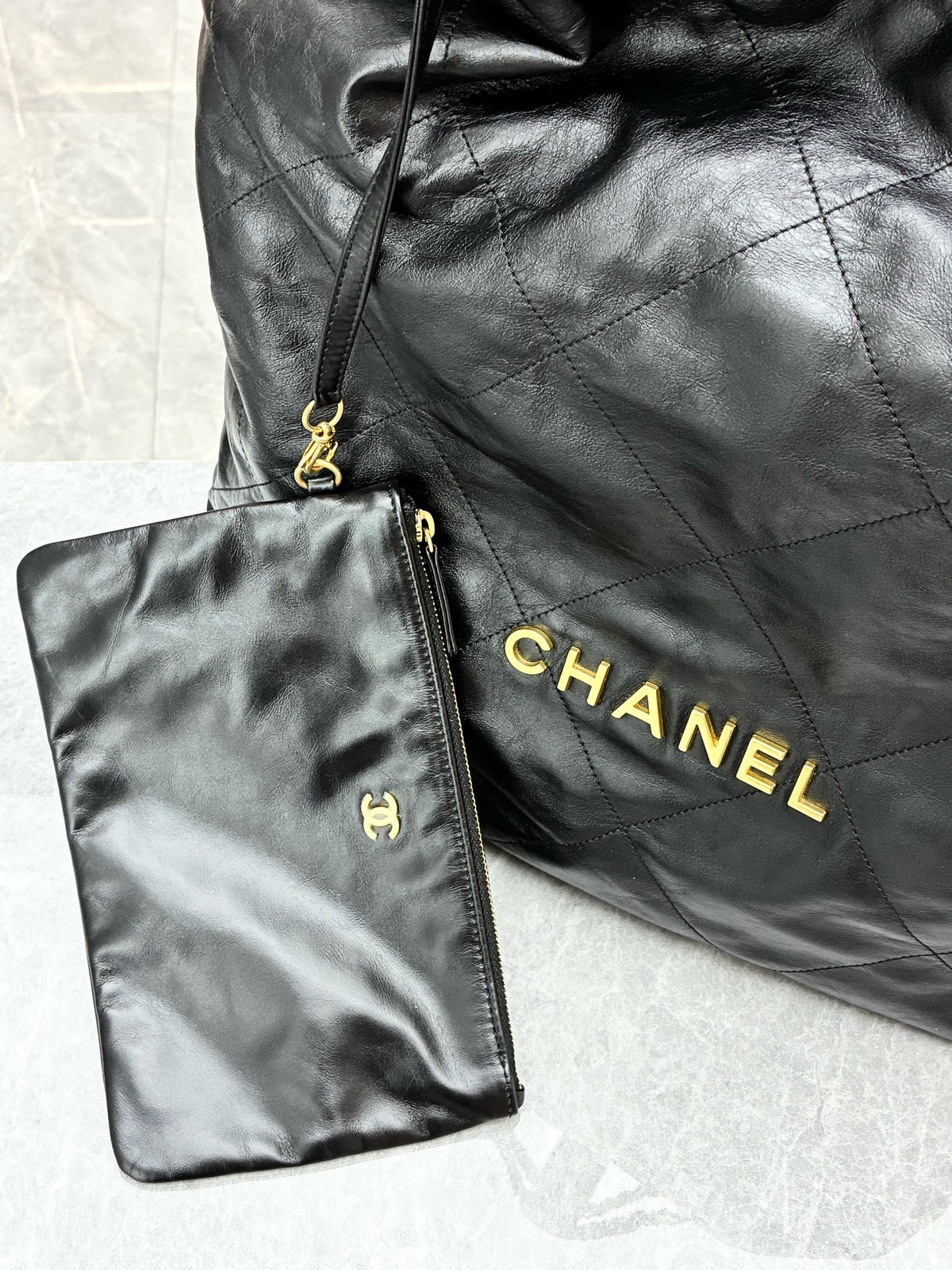 CHANEL 22 Large Hobo – Black Shiny Calfskin, Gold Hardware, Microchip Style, Good Pre-Owned