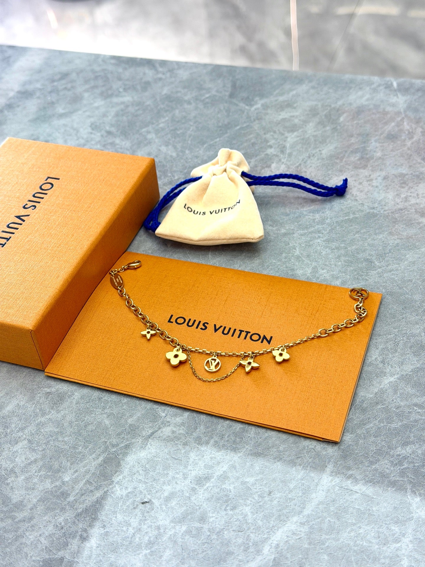 LOUIS VUITTON Blooming Bracelet Gold Tone