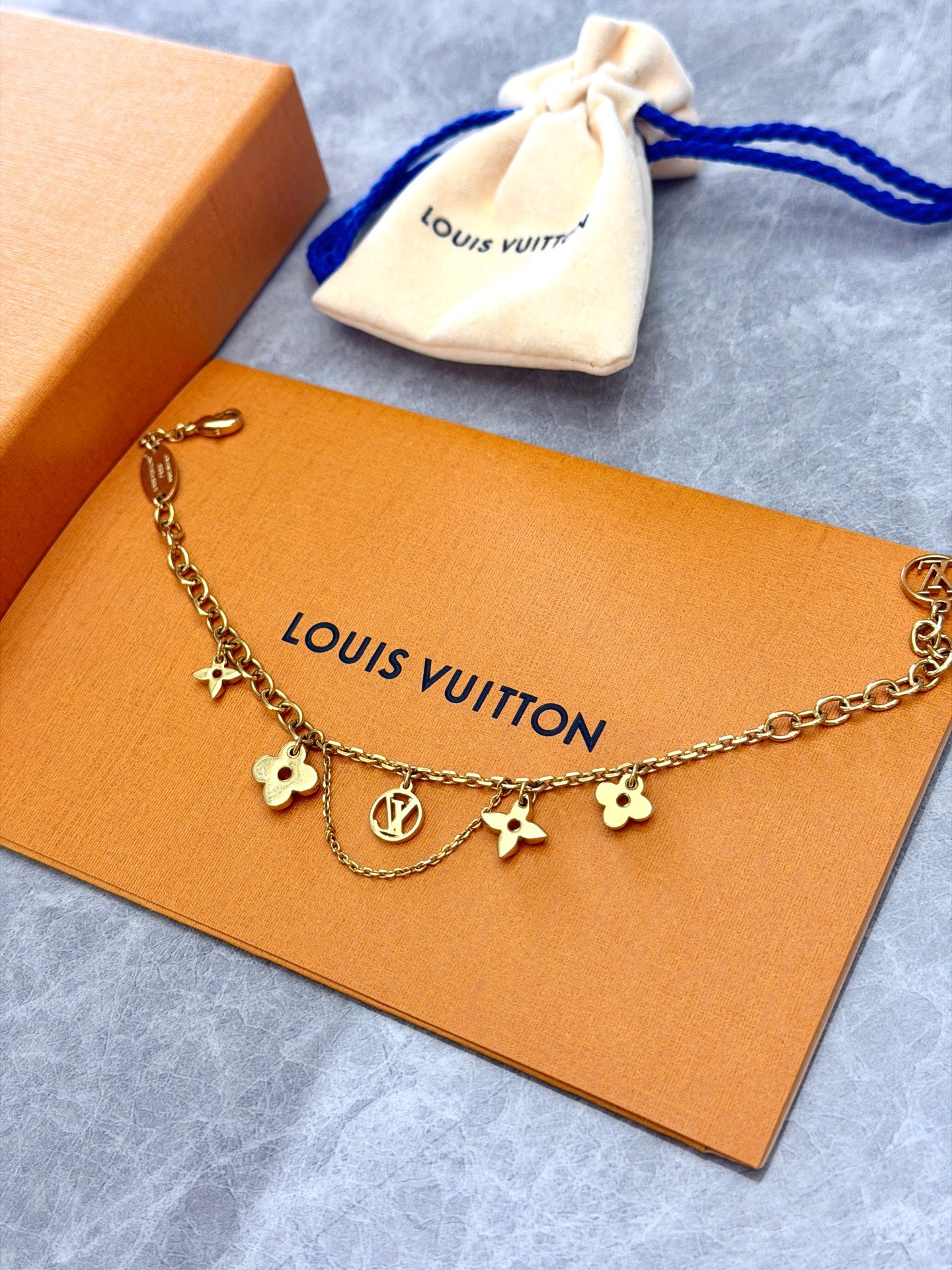 LOUIS VUITTON Blooming Bracelet Gold Tone