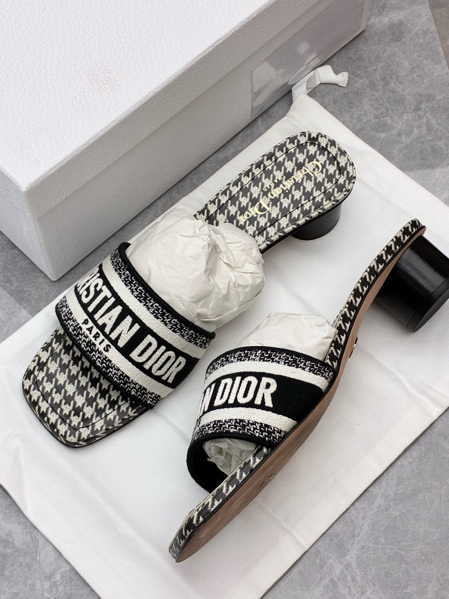 DIOR Dioriviera Houndstooth Embroidered Flat Mules – Size 39