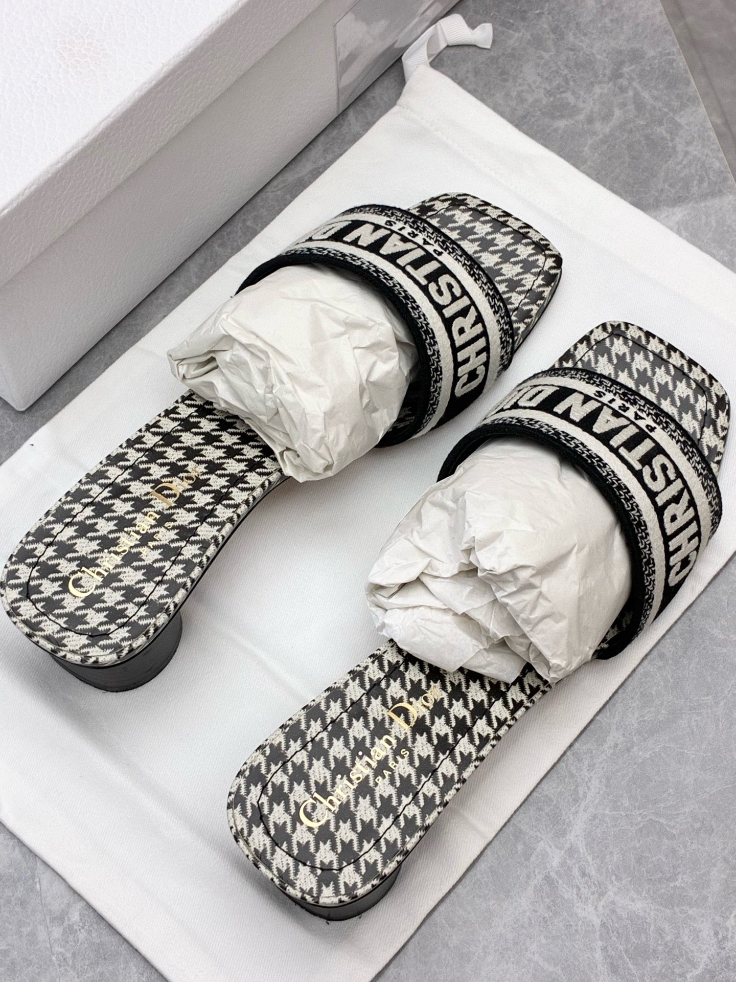 DIOR Dioriviera Houndstooth Embroidered Flat Mules – Size 39