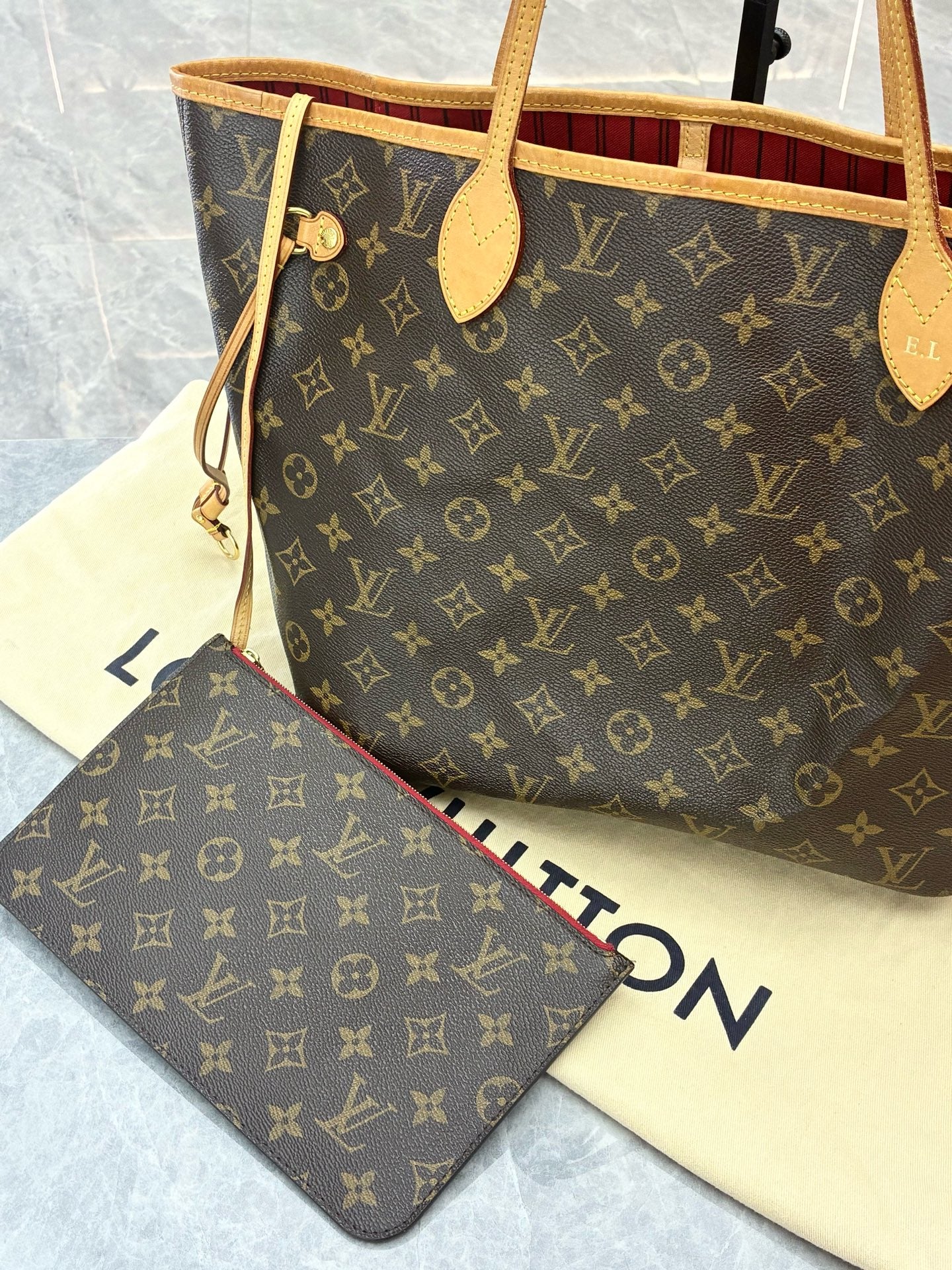 LOUIS VUITTON Neverfull MM Tote Bag – Monogram Canvas, Cowhide Trim, Pre-owned