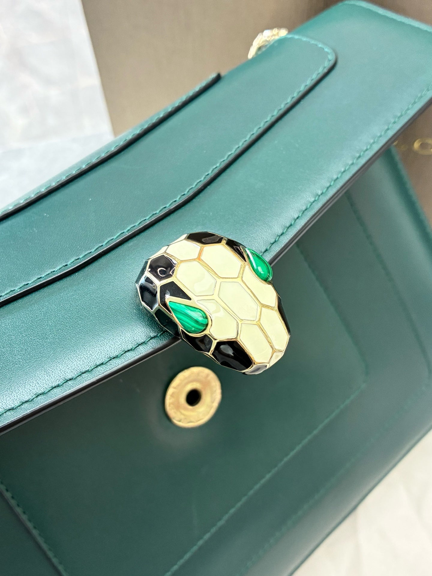 BVLGARI Serpenti Forever Shoulder Bag – Emerald Green Calfskin, Gold Hardware, Pre-Owned