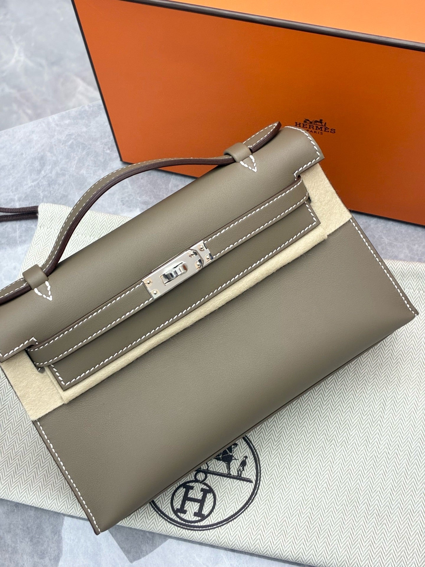Hermès Mini Kelly – Elephant Grey Swift Leather, Palladium Hardware, G Stamp, Brand New