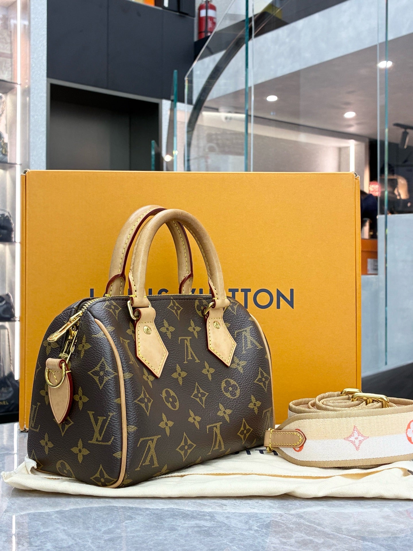 LOUIS VUITTON Speedy 20 – Monogram Canvas, Custom Beige & Pink Strap, Pre-Owned