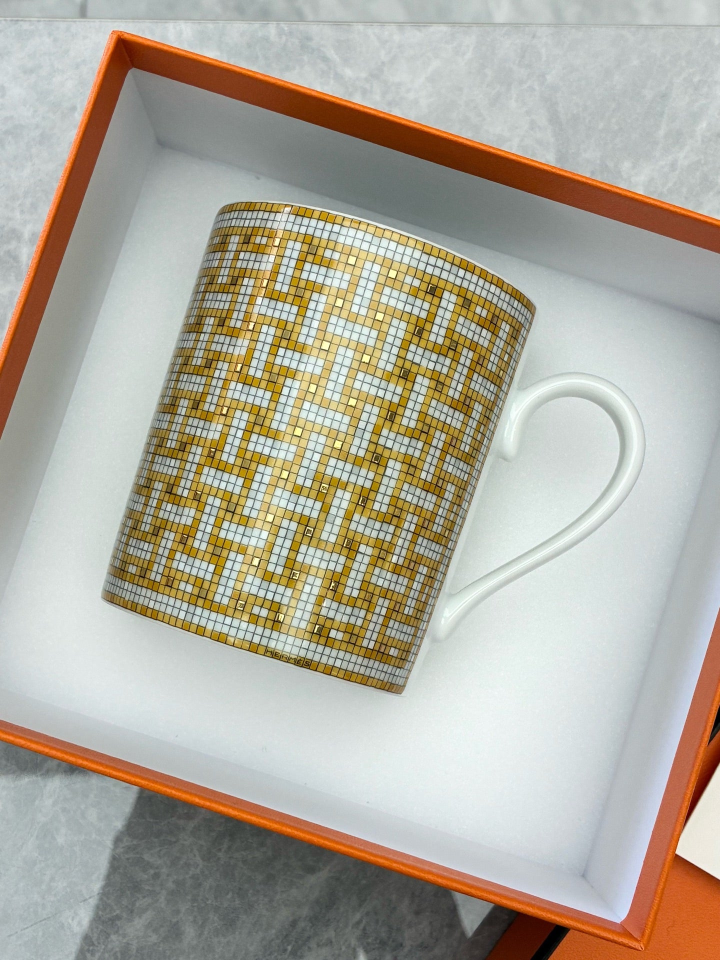 Hermès Mosaïque au 24 Mug – Gold Porcelain, Brand New