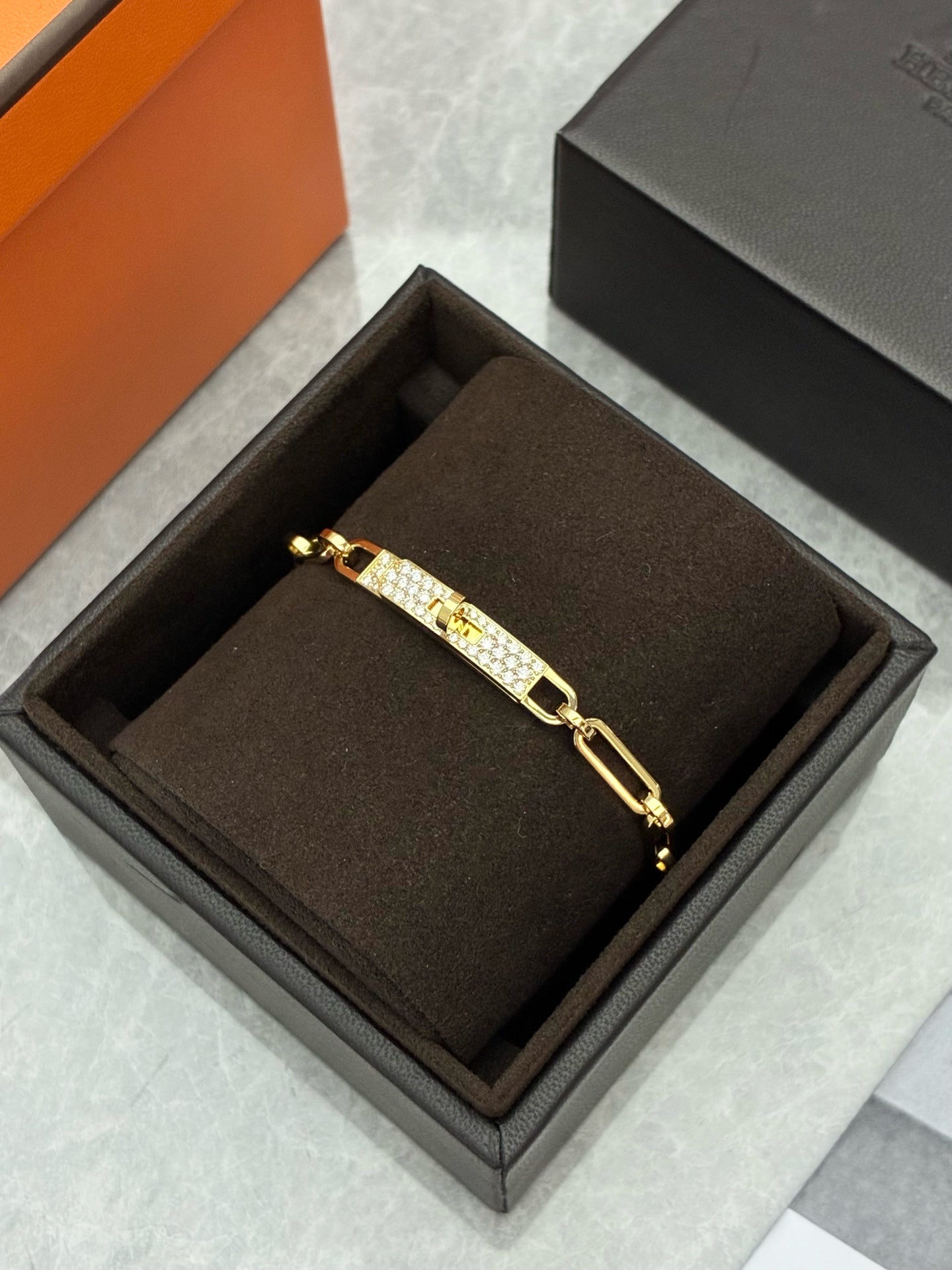 Hermès Kelly Chain Bracelet – Rose Gold, Half Diamond-Set, Brand New