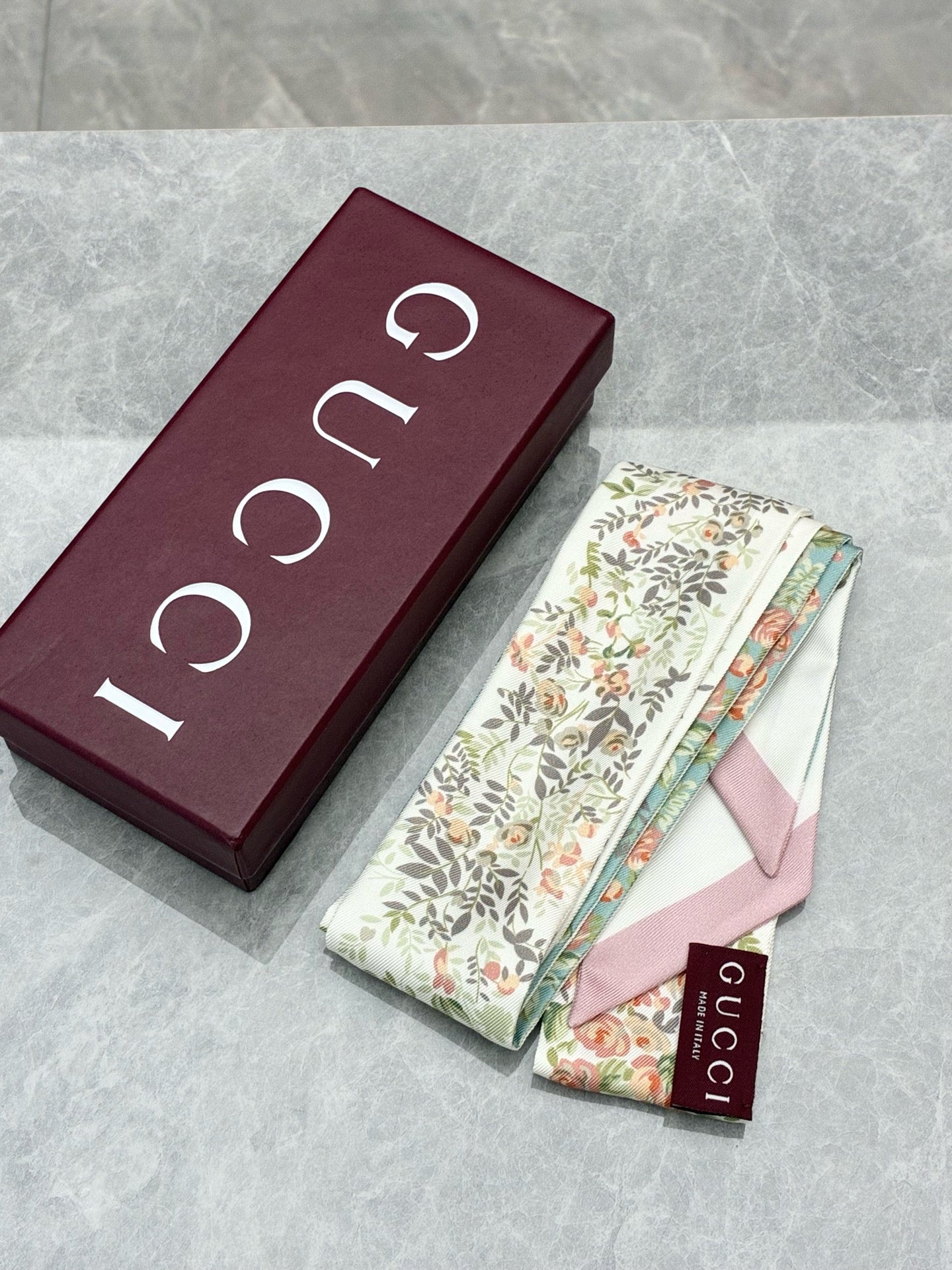 Gucci Floral Silk Scarf – Fresh Floral Print, Pre-Owned