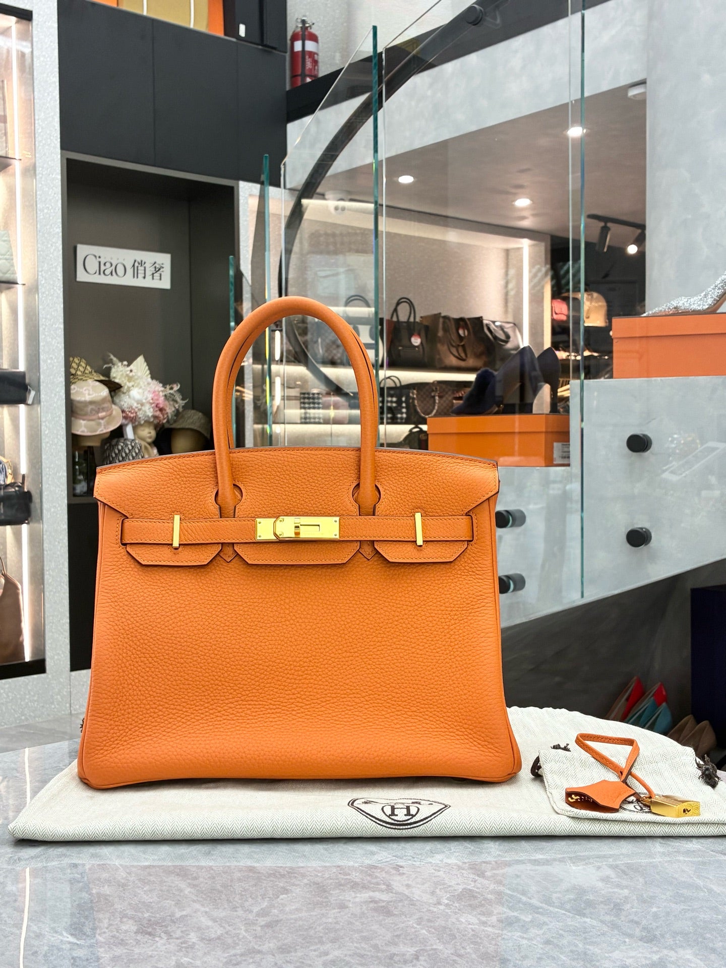 HERMÈS Birkin 30 - Orange Togo Leather, Gold Hardware, U Stamp, Very Good Pre-Owned