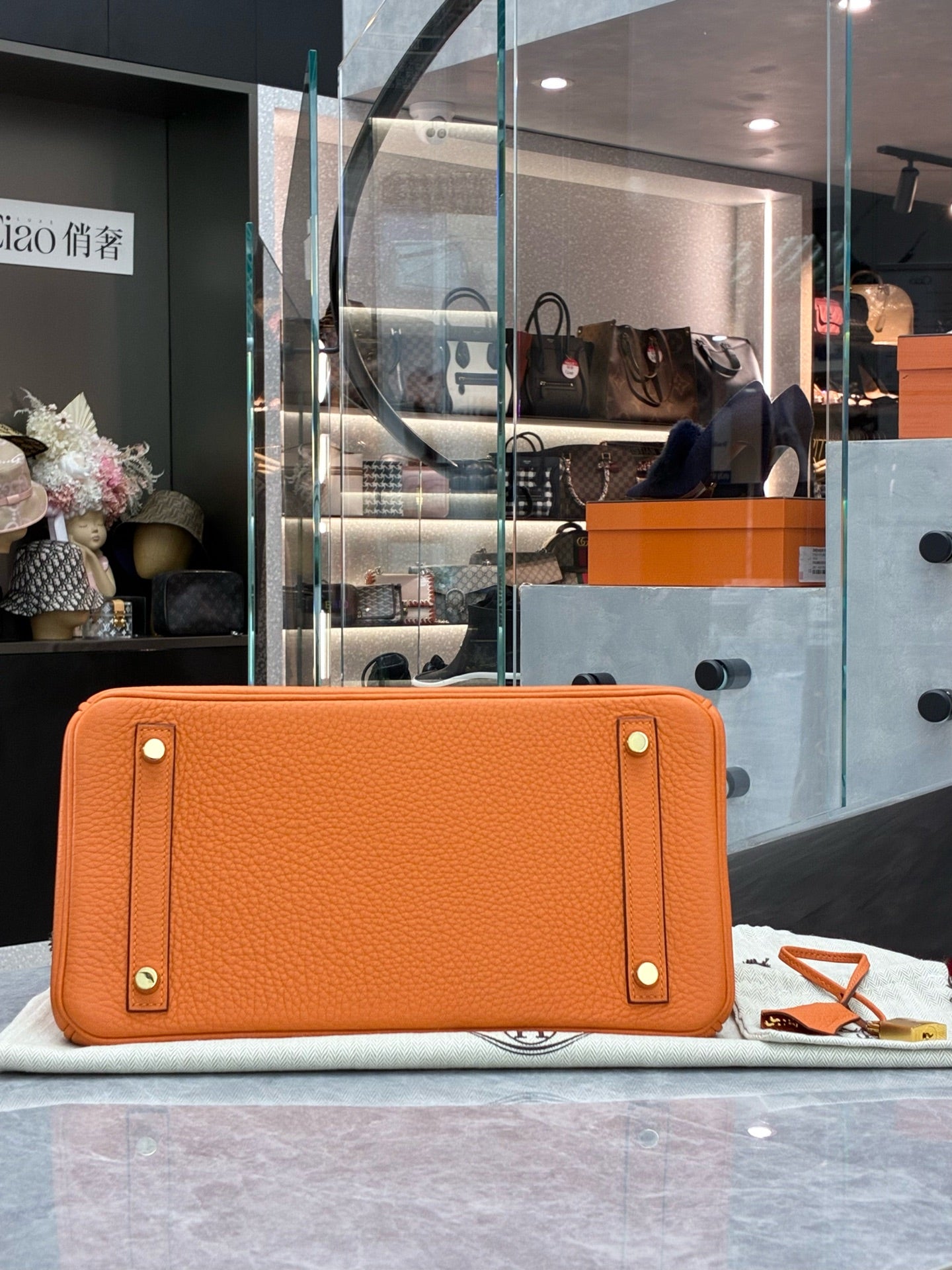 HERMÈS Birkin 30 - Orange Togo Leather, Gold Hardware, U Stamp, Very Good Pre-Owned