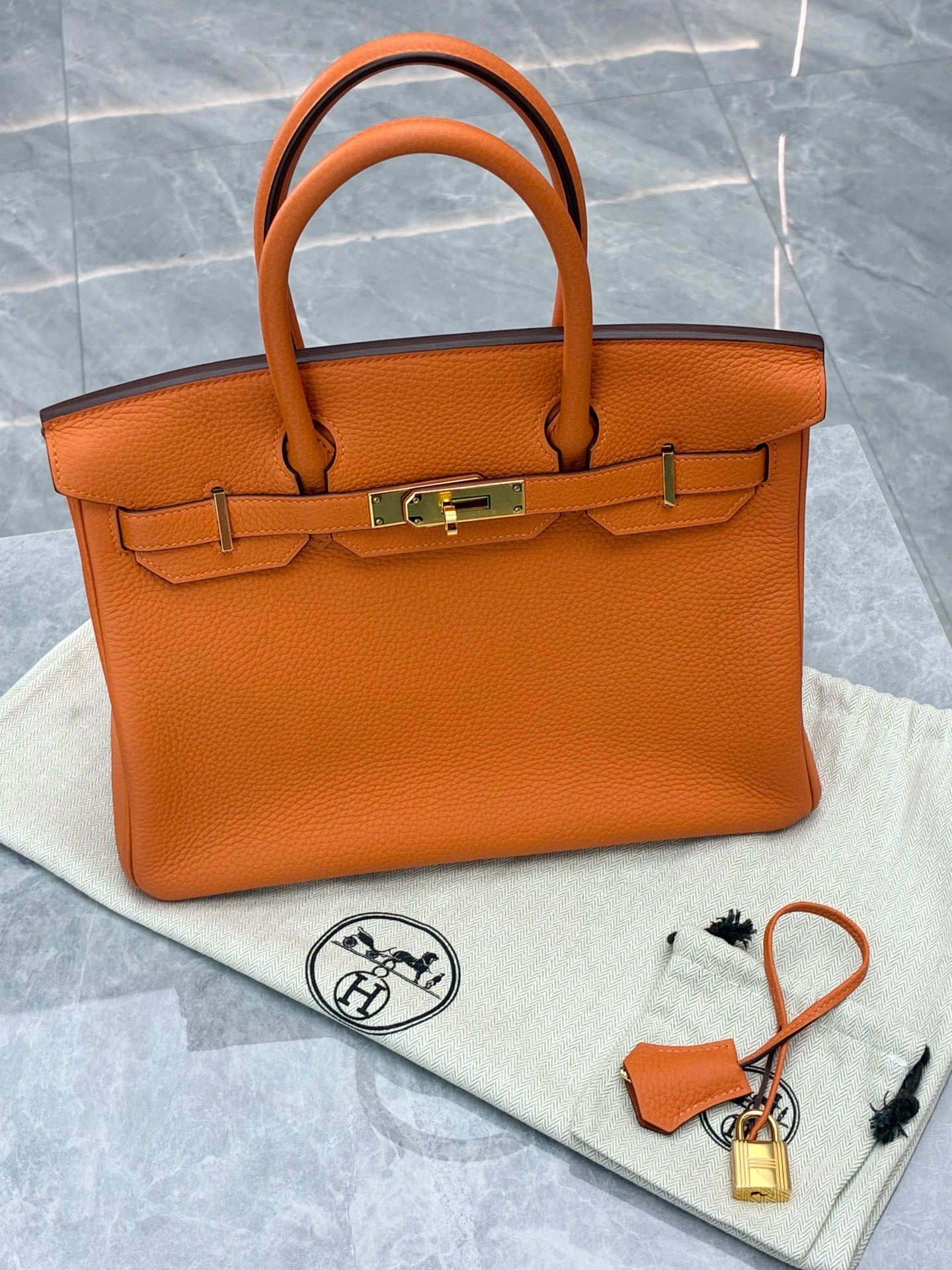HERMÈS Birkin 30 - Orange Togo Leather, Gold Hardware, U Stamp, Very Good Pre-Owned