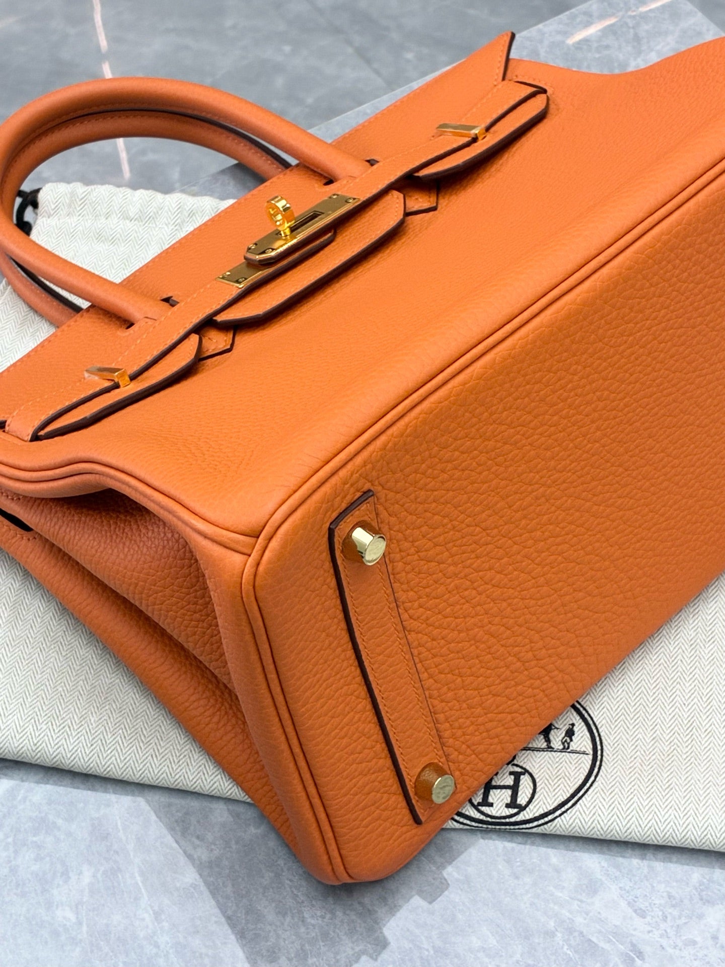 HERMÈS Birkin 30 - Orange Togo Leather, Gold Hardware, U Stamp, Very Good Pre-Owned