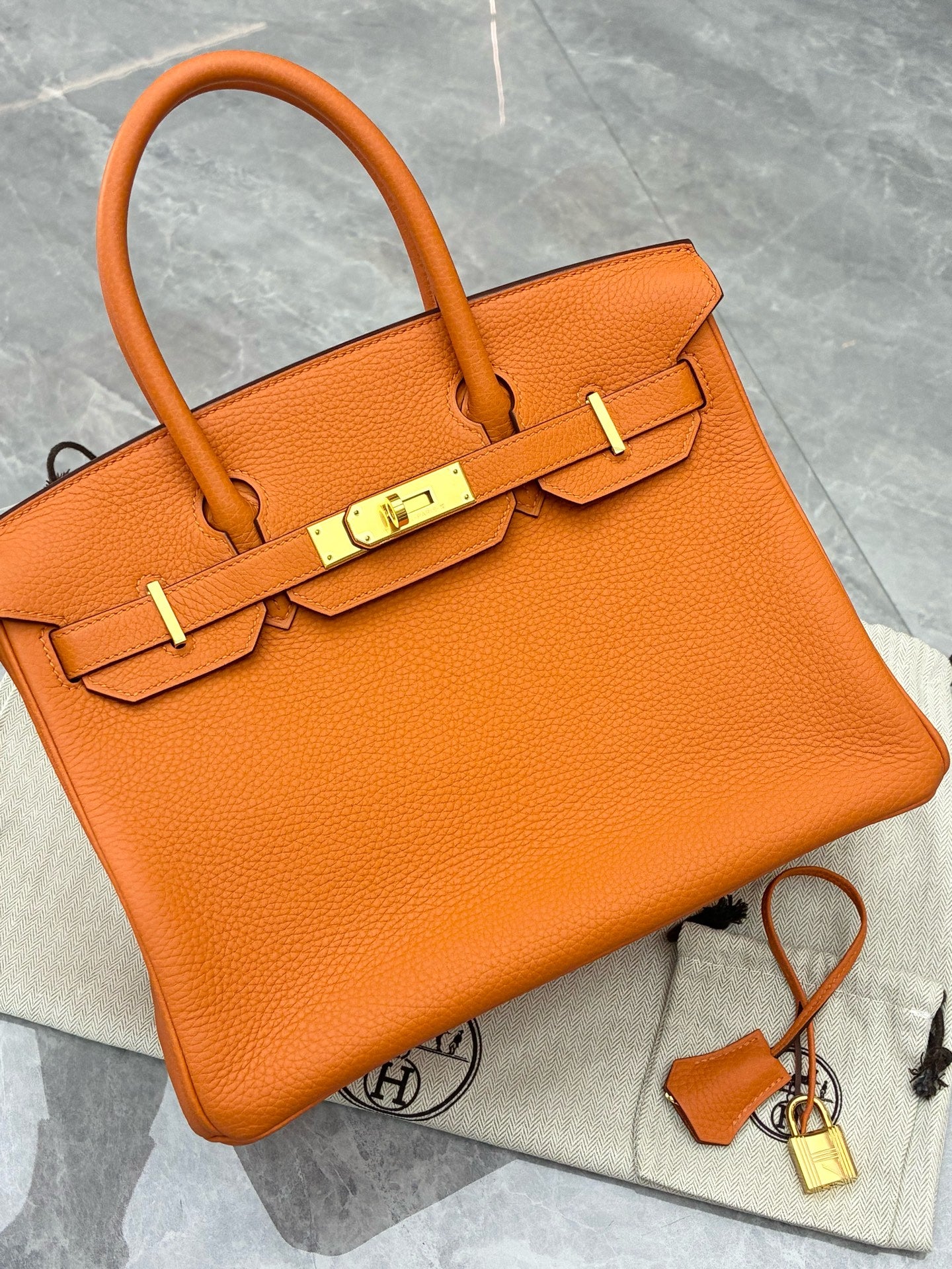 HERMÈS Birkin 30 - Orange Togo Leather, Gold Hardware, U Stamp, Very Good Pre-Owned