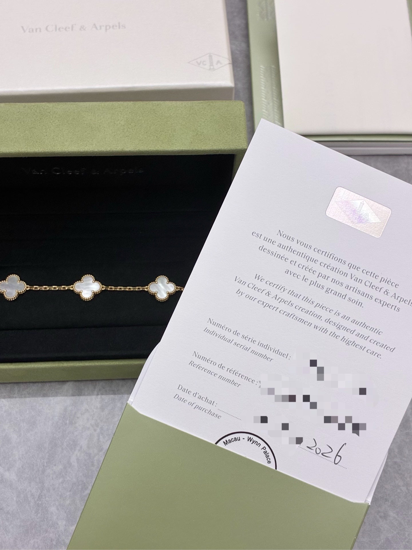 VAN CLEEF & ARPELS Vintage Alhambra Bracelet – White Mother-of-Pearl & Yellow Gold, Reference VCARA41800, Excellent Pre-Owned
