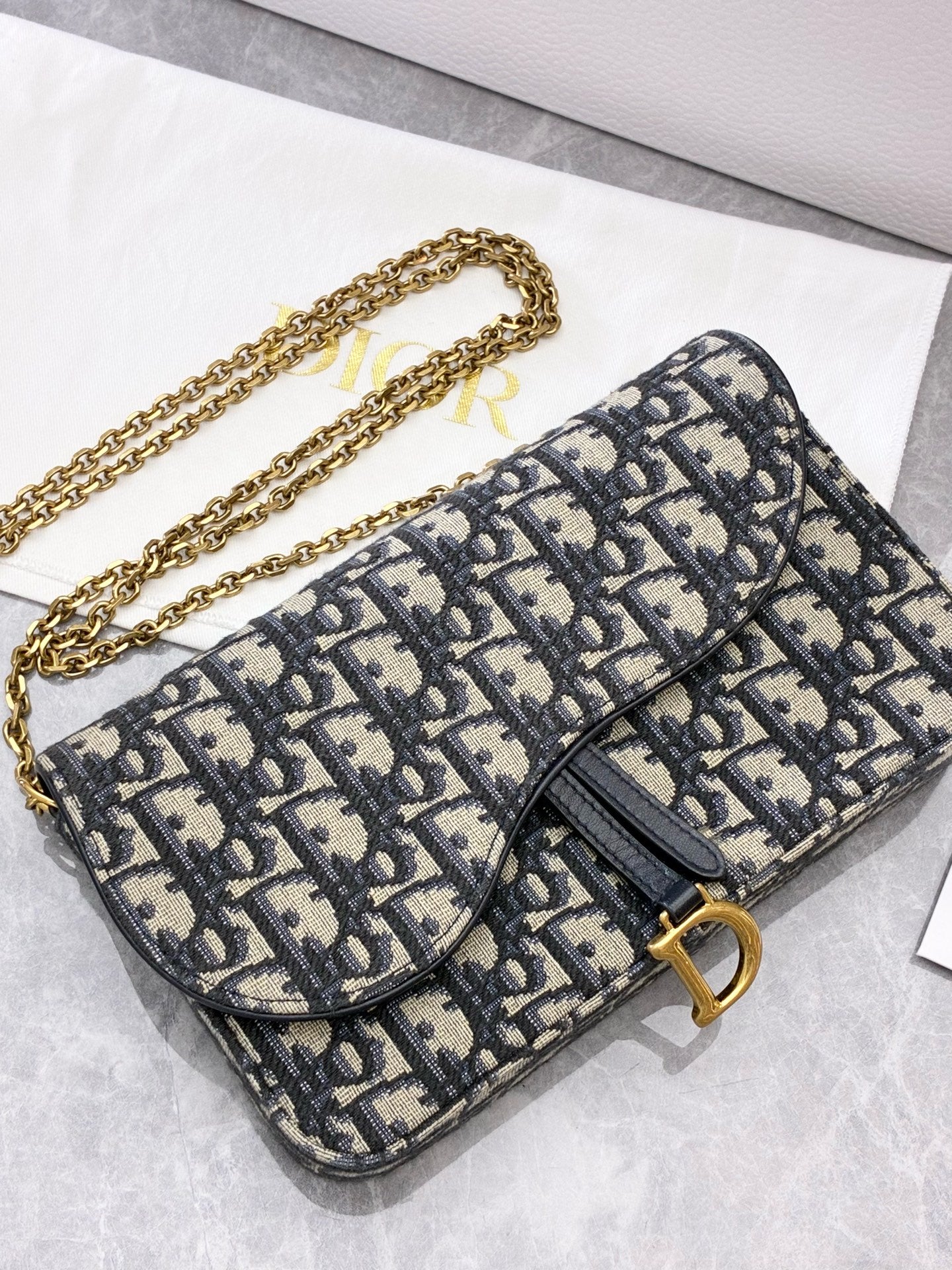 DIOR Oblique Wallet On Chain – Blue Oblique Jacquard Canvas, Reference S5620CTZQ_M928, Pre-Owned