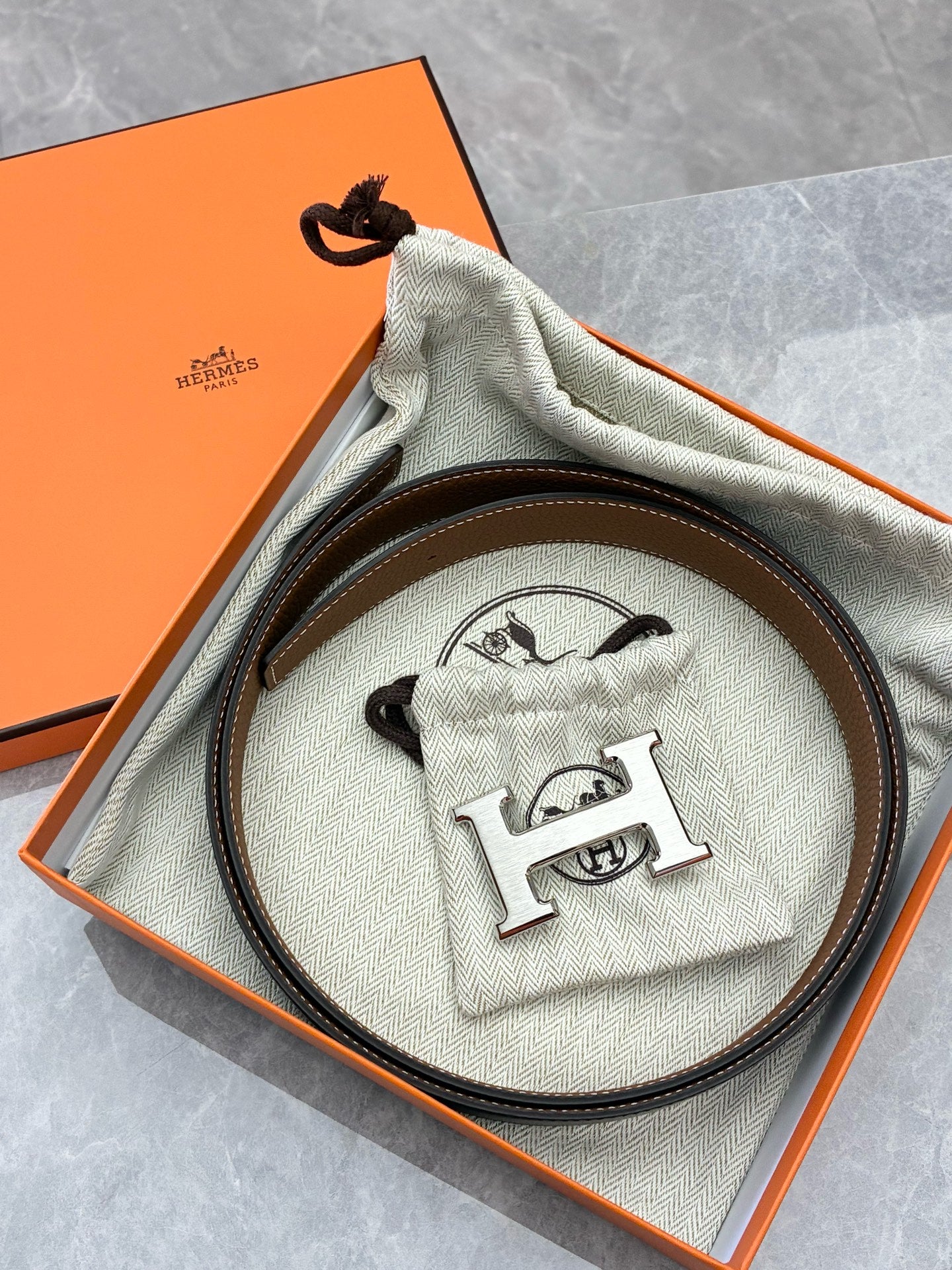 HERMÈS Reversible Belt 95 cm – Black & Coffee Brown Calfskin, Brushed Palladium H Buckle, Brand New