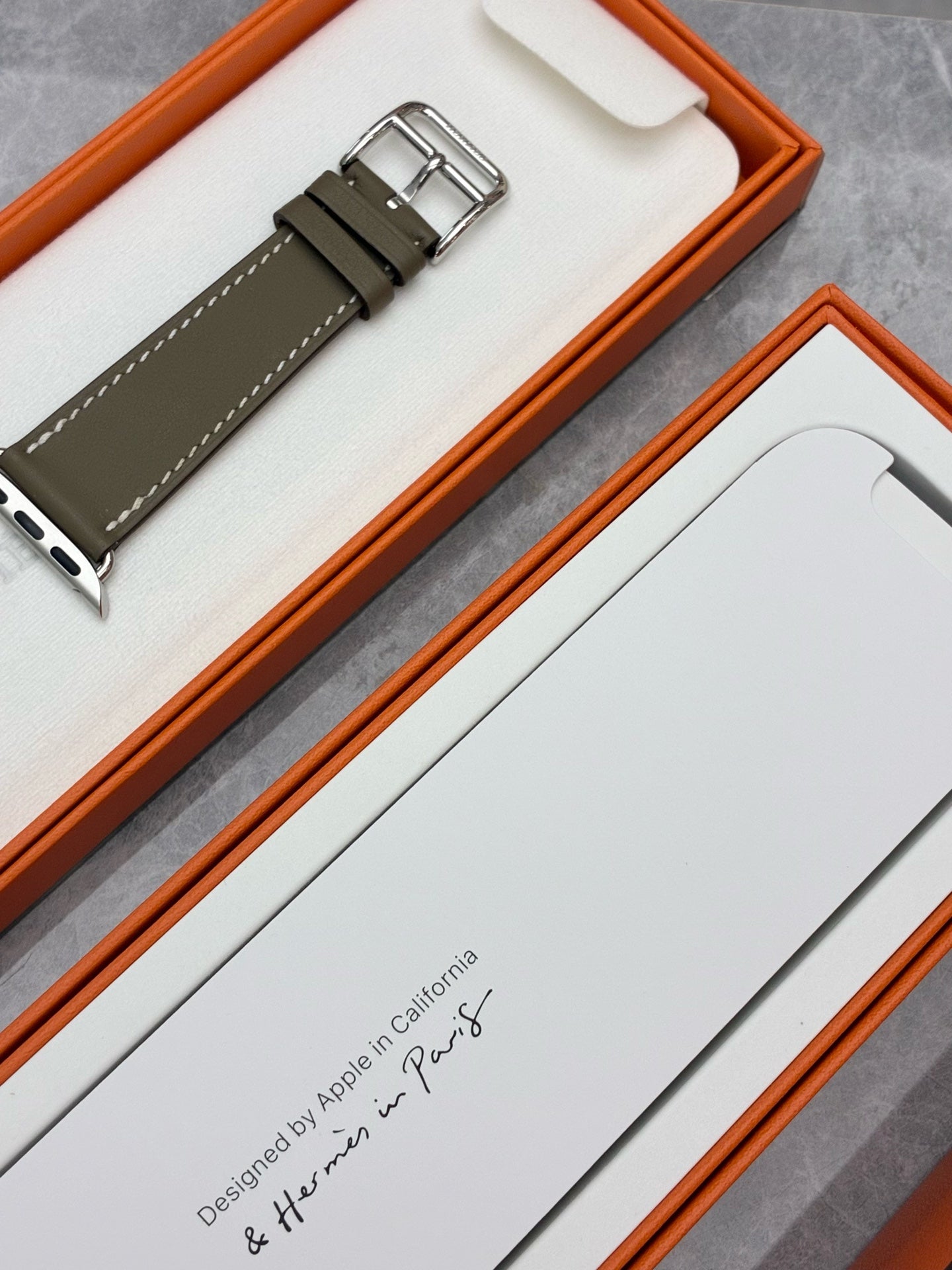 HERMÈS × Apple Watch Single Tour Band 42mm – Etoupe Swift Leather, Brand New