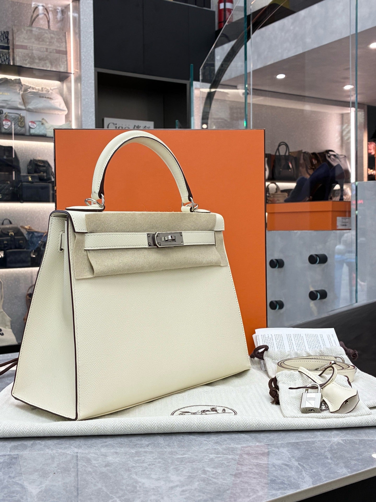 HERMÈS Kelly Sellier 28 – Nata Epsom Leather, Palladium Hardware, U Stamp, Very Good Pre-Owned