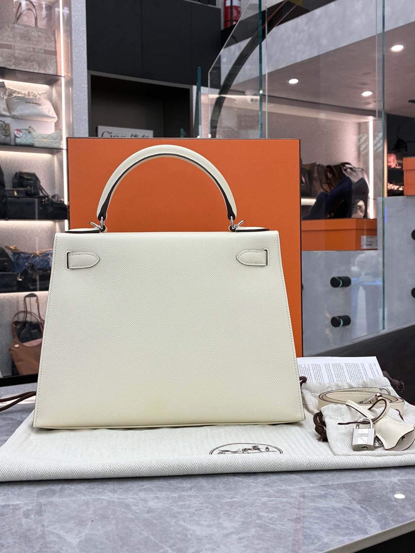 HERMÈS Kelly Sellier 28 – Nata Epsom Leather, Palladium Hardware, U Stamp, Very Good Pre-Owned