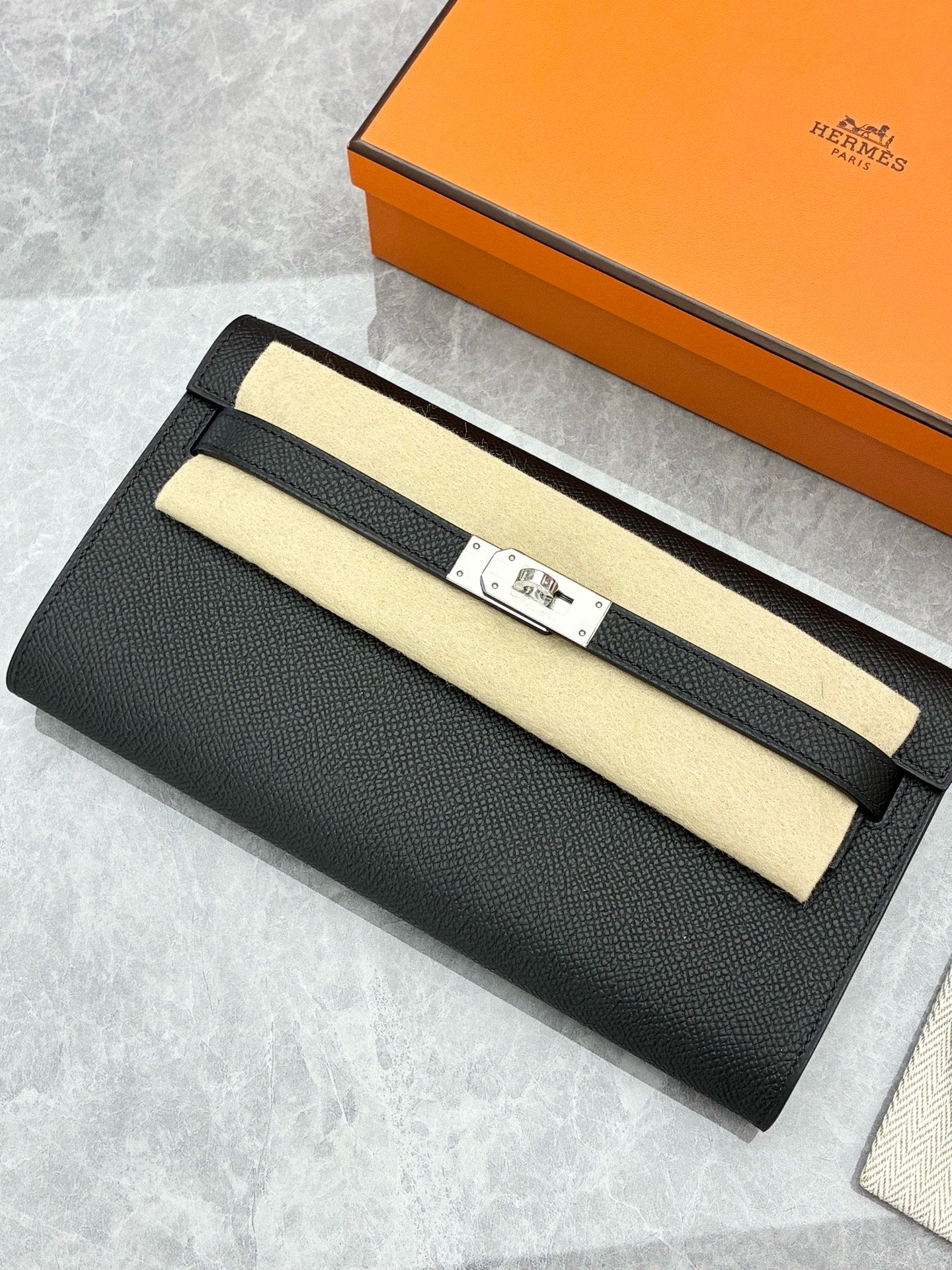 HERMÈS Kelly to Go Wallet – Black Epsom Leather, Palladium Hardware, G Stamp, Brand New