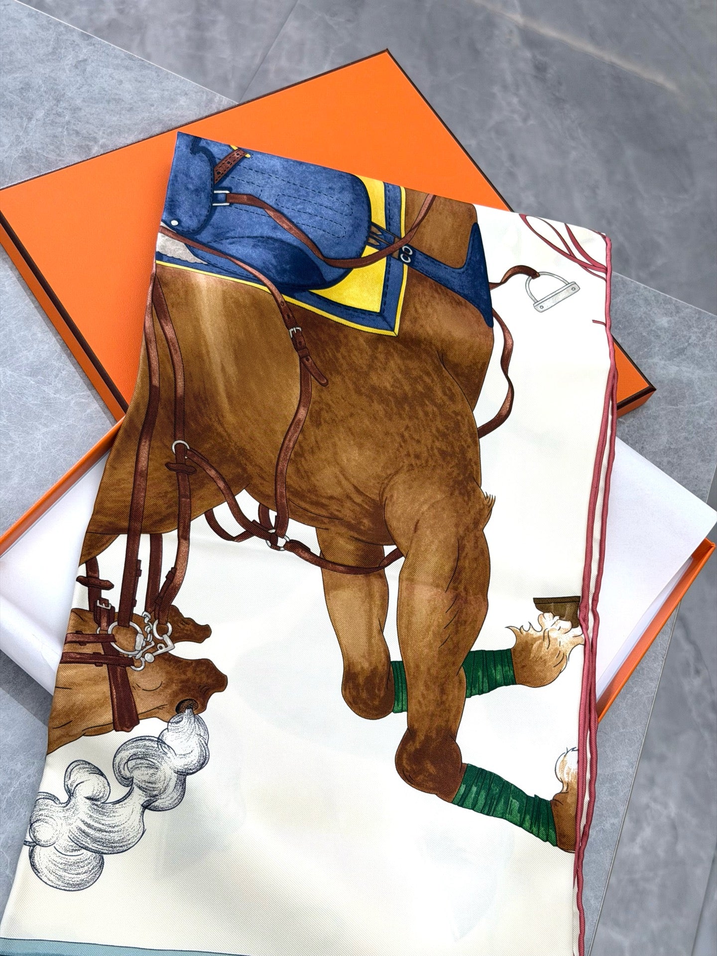 HERMÈS Carré 90 Silk Twill Scarf – Grand Galop, Crème / Brown, 90 × 90 cm, Brand New