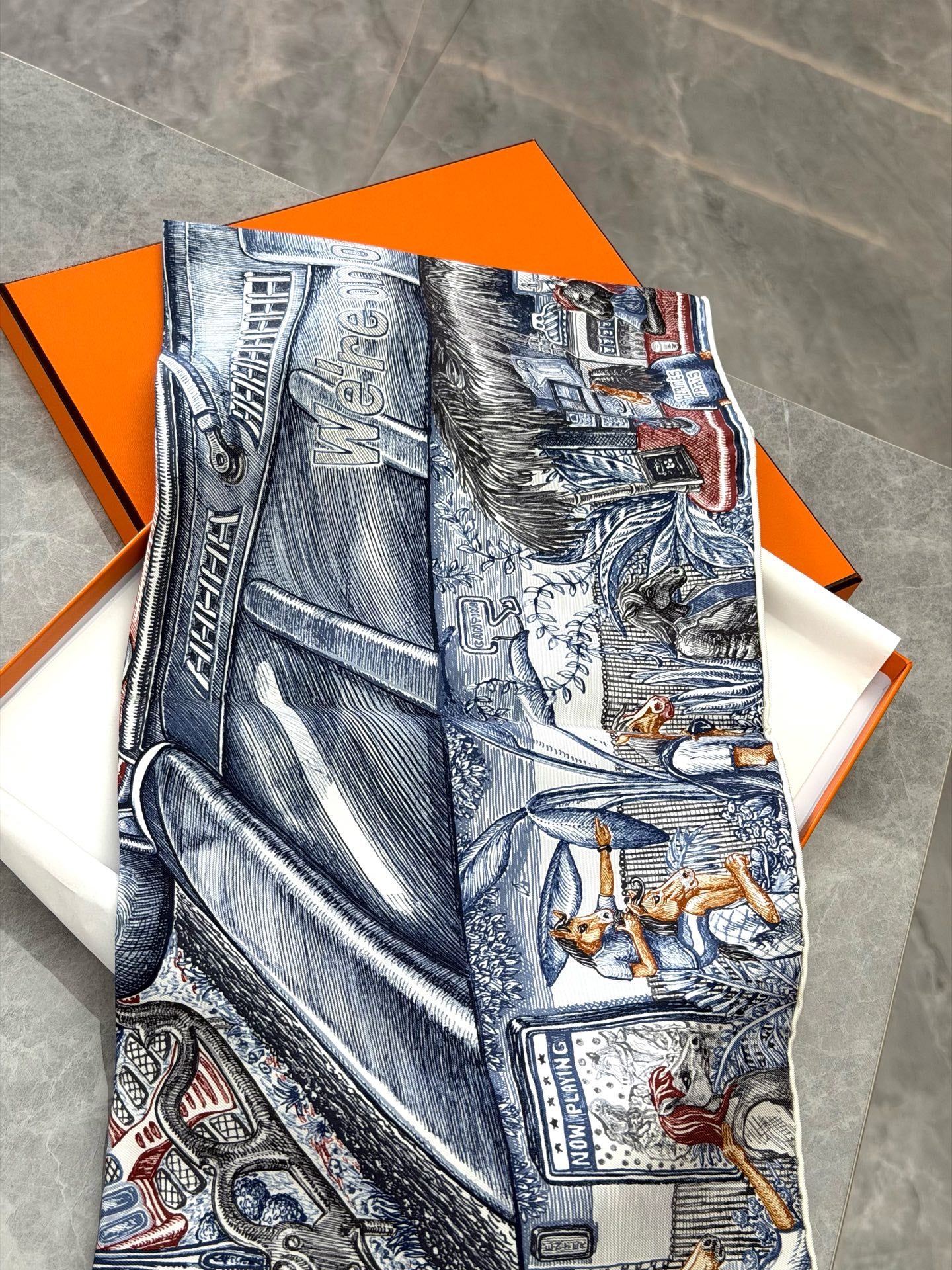 HERMÈS Carré 90 Silk Twill Scarf – La Ville Lumière, Ardoise Grey, 90 × 90 cm, Brand New