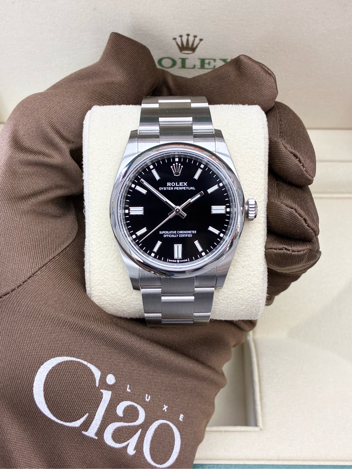 ROLEX Oyster Perpetual 36 – 126000-0002, Oystersteel, Black Dial, Oyster Bracelet, 36mm, Brand New