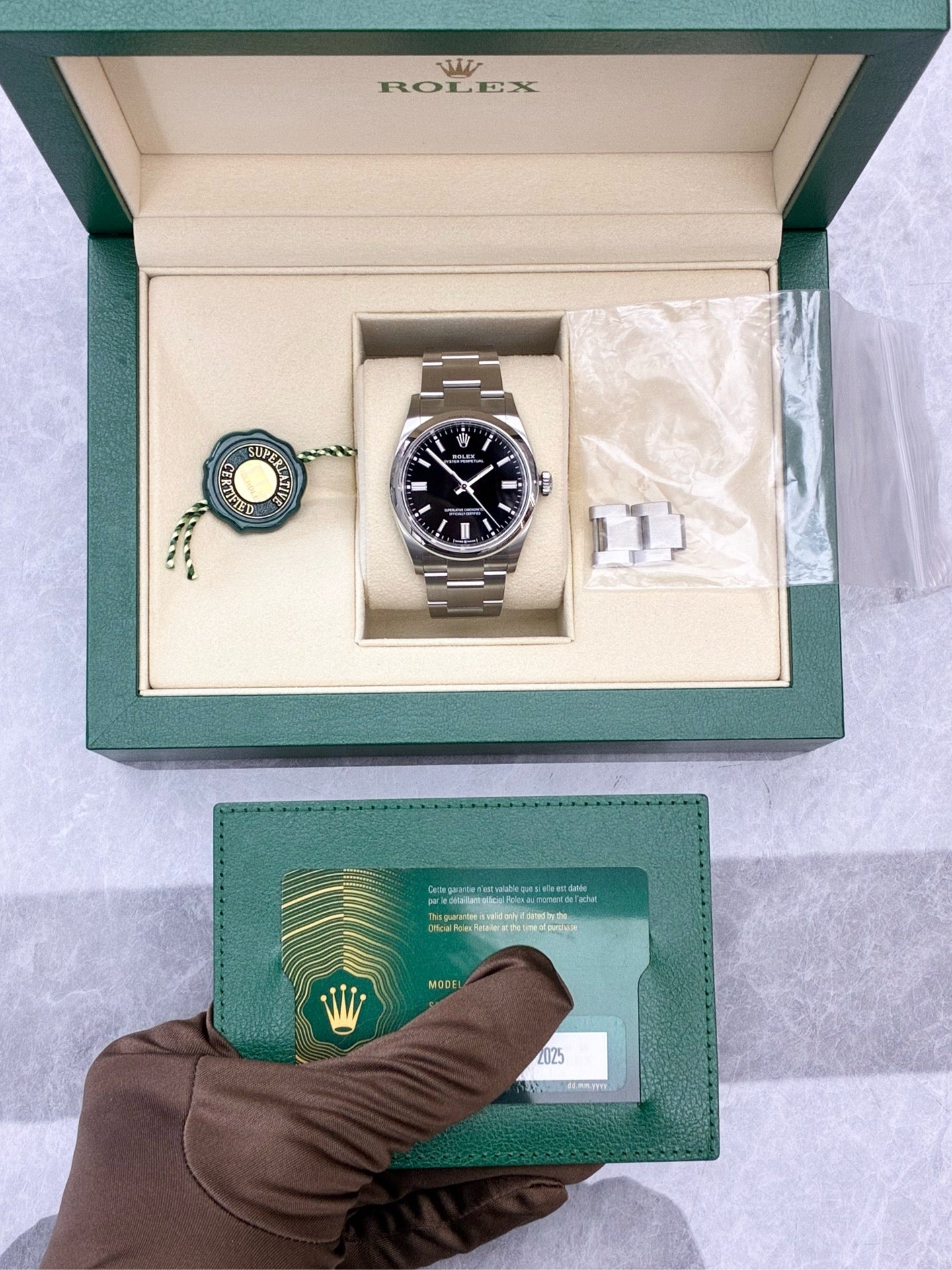ROLEX Oyster Perpetual 36 – 126000-0002, Oystersteel, Black Dial, Oyster Bracelet, 36mm, Brand New