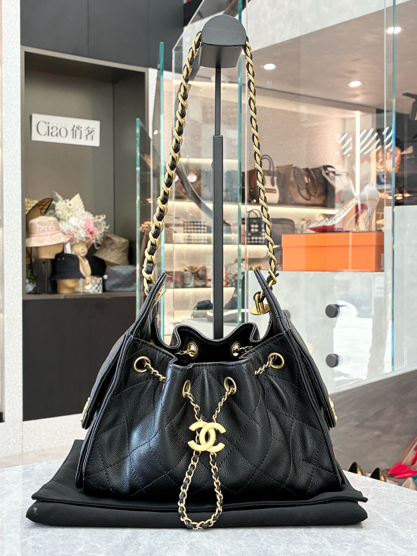 CHANEL 25 Bag Mini – Black Caviar Leather, Gold-Tone Hardware, Classic Diamond Quilting, Excellent Pre-Owned