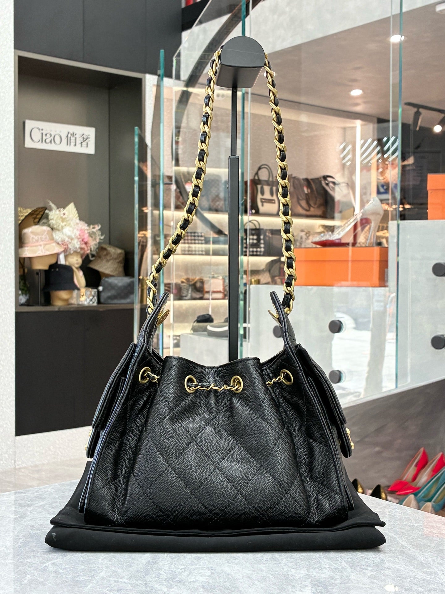 CHANEL 25 Bag Mini – Black Caviar Leather, Gold-Tone Hardware, Classic Diamond Quilting, Excellent Pre-Owned