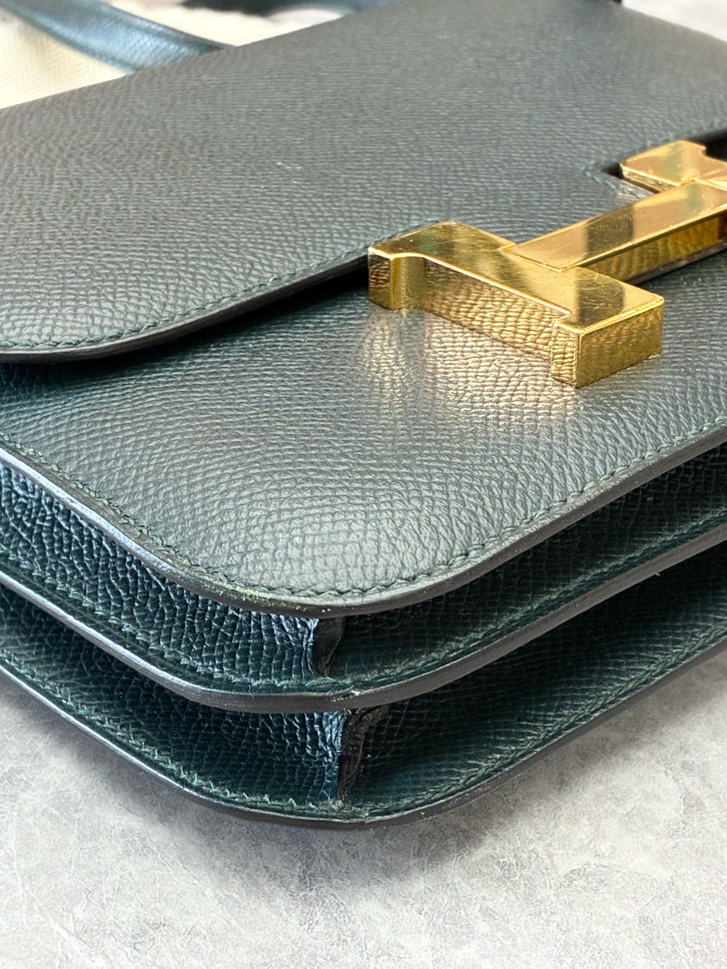 HERMÈS Constance 19 – Vert Cypres Epsom Leather, Gold Hardware, C Stamp, Excellent Pre-Owned