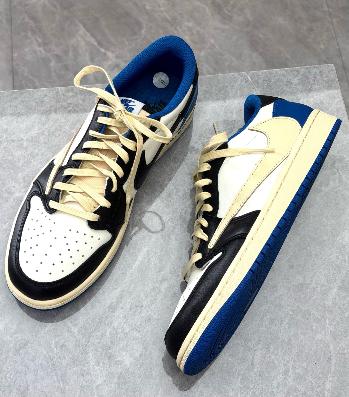 NIKE Air Jordan 1 Retro Low OG – Fragment Design x Travis Scott, White Leather, Royal Blue Lining, Reverse Swoosh, Size 43, Very Good Pre-Owned