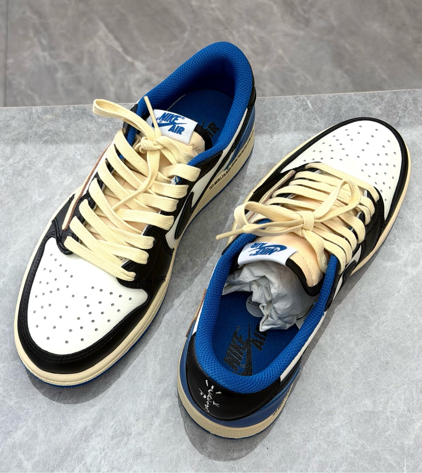 NIKE Air Jordan 1 Retro Low OG – Fragment Design x Travis Scott, White Leather, Royal Blue Lining, Reverse Swoosh, Size 37.5, Brand New