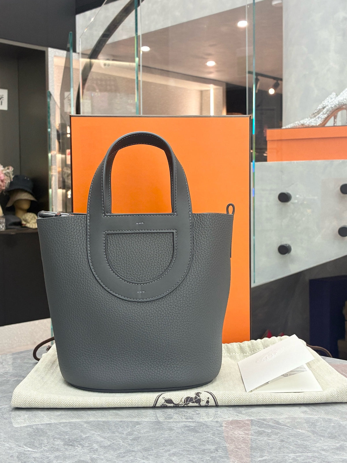 HERMÈS In-the-Loop 18 – Slate Grey Taurillon Clemence, W Stamp, Excellent Pre-Owned