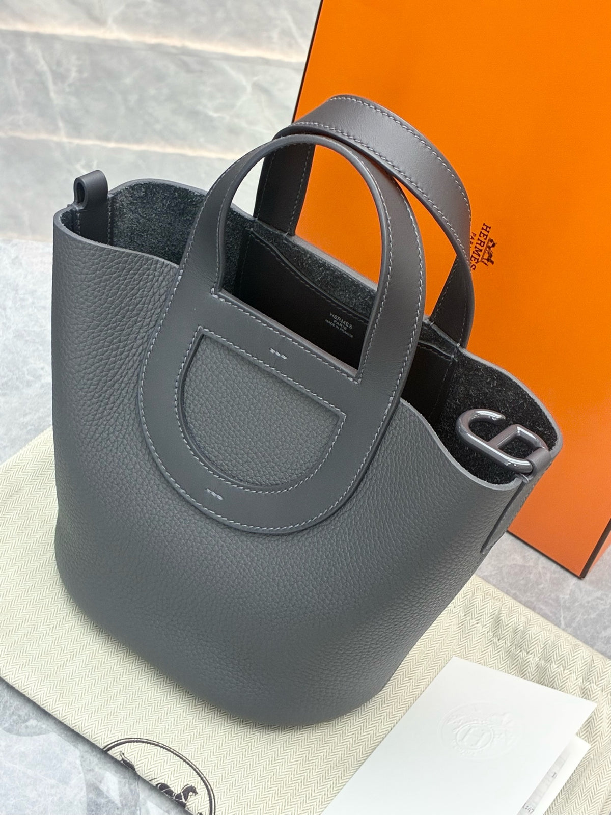 HERMÈS In-the-Loop 18 – Slate Grey Taurillon Clemence, W Stamp, Excellent Pre-Owned