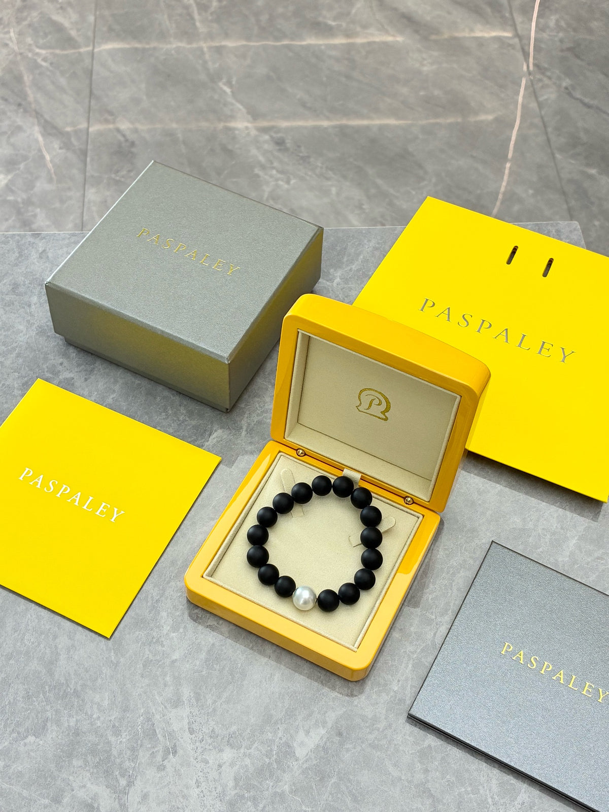 Paspaley Bracelet – 13mm Australian South Sea Pearl with Black Onyx Beads, Good Pre-Owned