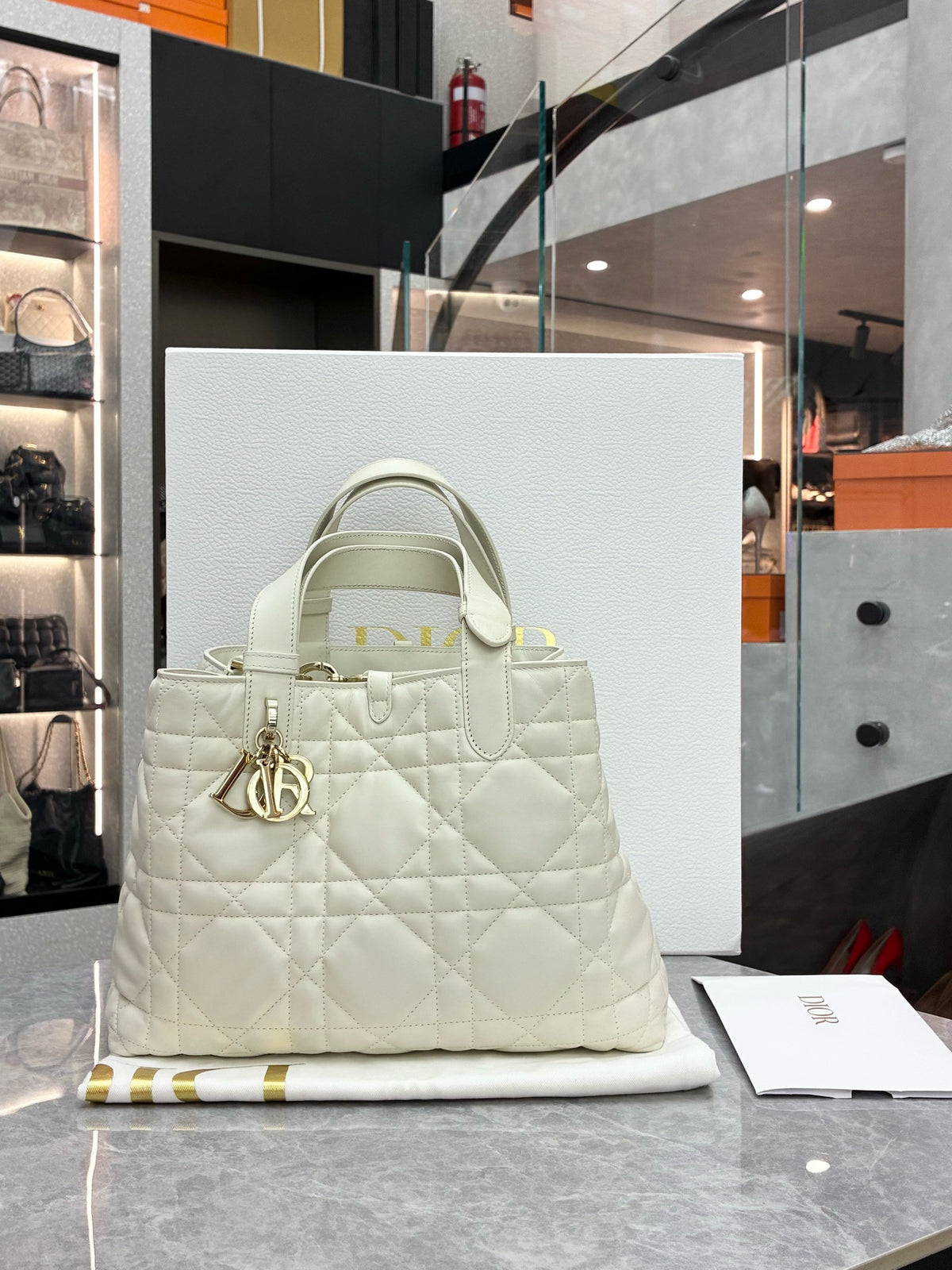 DIOR Toujours Medium Tote – White Cannage-Quilted Calfskin with Pouch, Gold Hardware, Good Pre-Owned