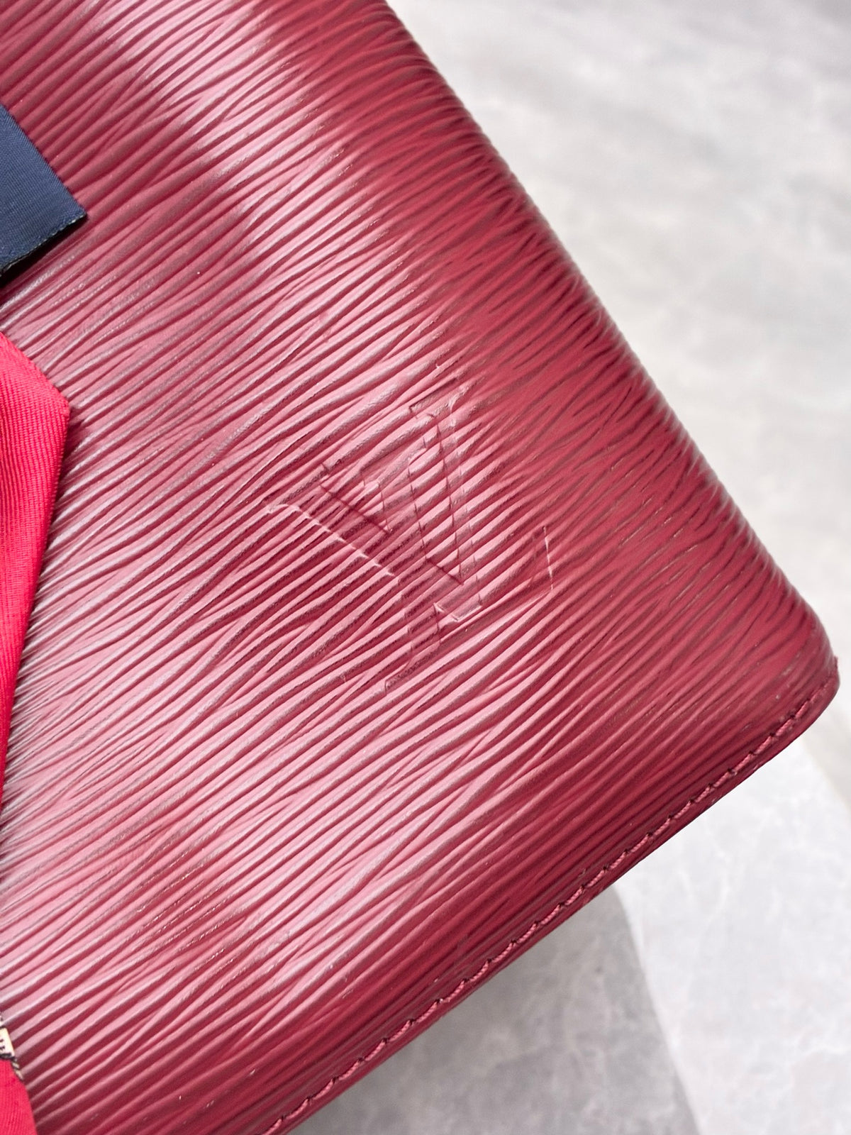 LOUIS VUITTON Noé Bucket Bag – Epi Leather in Rouge Fauviste, Gold Hardware, Good Pre-Owned