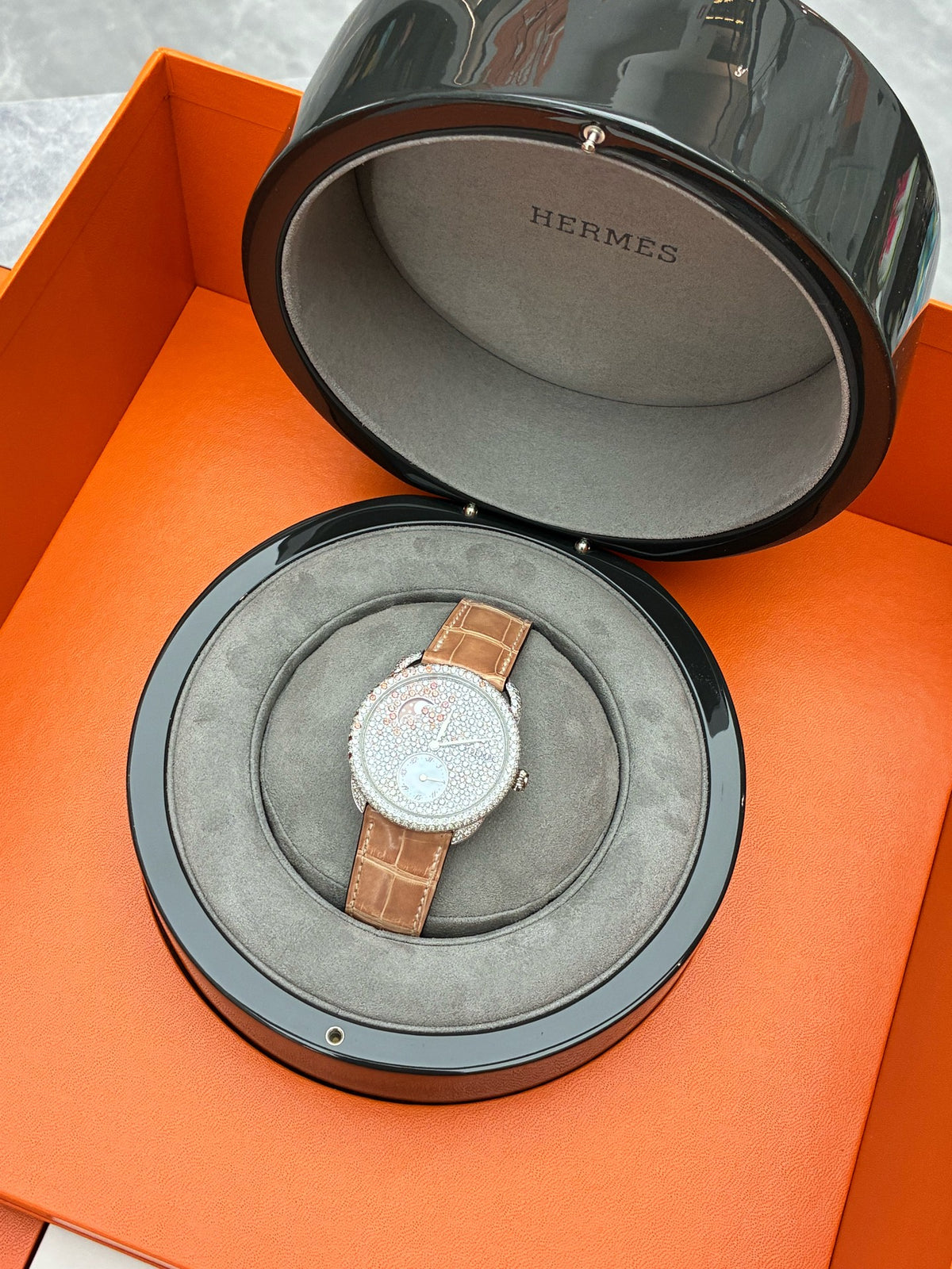 HERMÈS Arceau 38mm Midsummer Night's Dream – White Gold, Full Diamond Set, Pink Diamond Strap, Moon Phase, 2025, Brand New