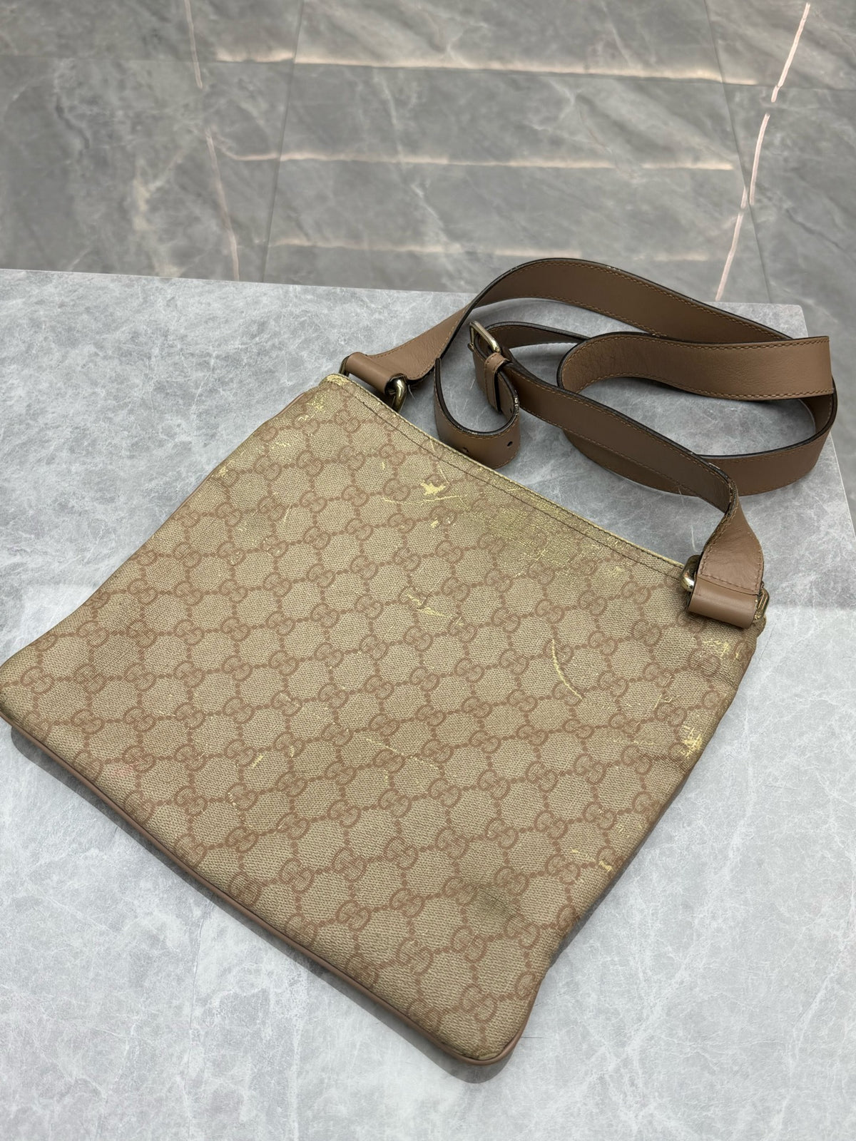 GUCCI GG Messenger Bag – GG Supreme Canvas with Leather Trim, Web Stripe, Good Pre-Owned