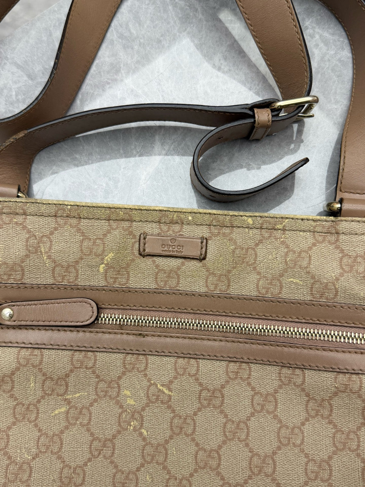 GUCCI GG Messenger Bag – GG Supreme Canvas with Leather Trim, Web Stripe, Good Pre-Owned