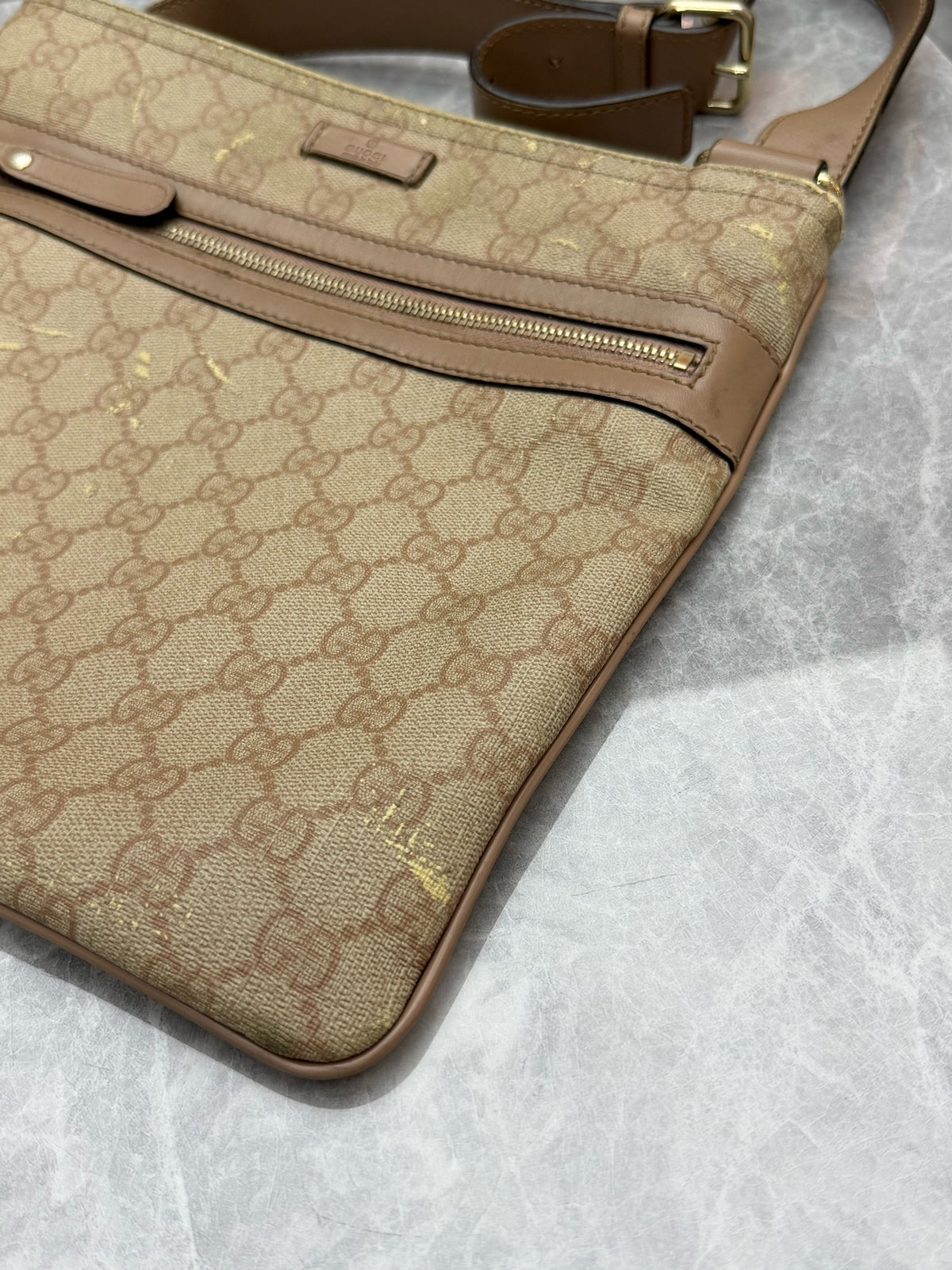 GUCCI GG Messenger Bag – GG Supreme Canvas with Leather Trim, Web Stripe, Good Pre-Owned