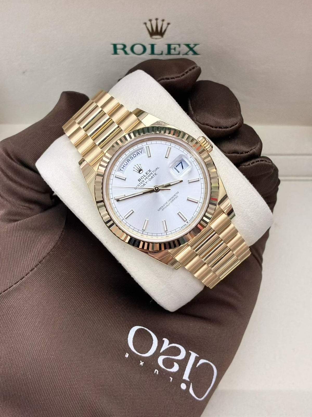 ROLEX Day-Date 40 228238-0066 – Yellow Gold, White Dial, Fluted Bezel, President Bracelet, Feb 2026, Brand New