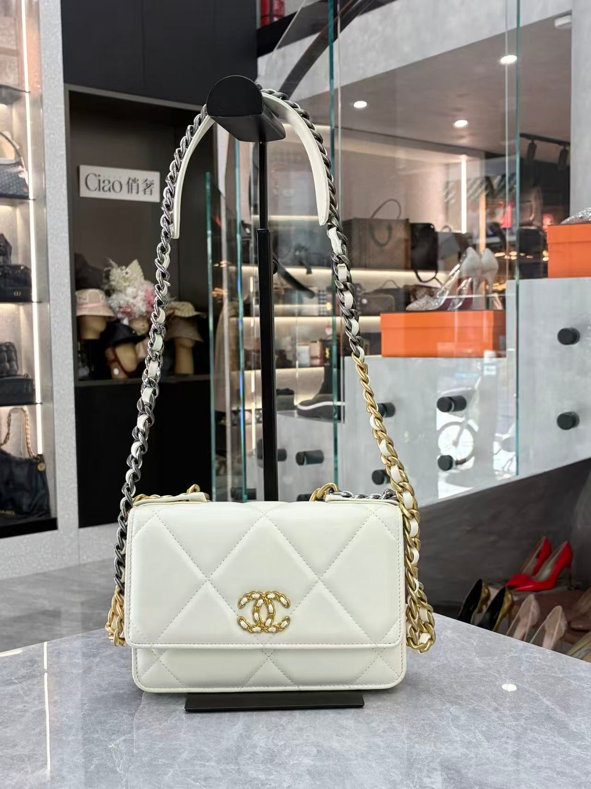 CHANEL 19 Wallet on Chain – Ivory Beige Lambskin, Two-Tone Gold & Silver Chain, Microchip Era, Good Pre-Owned