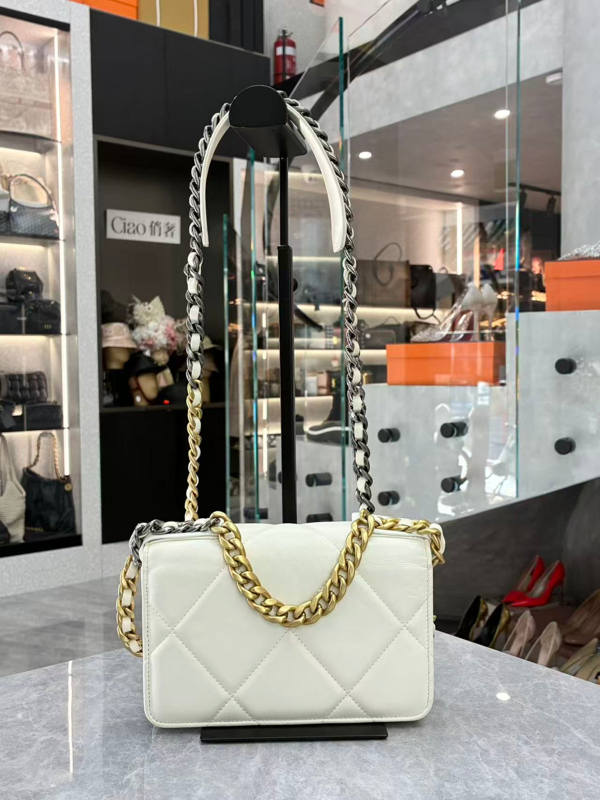 CHANEL 19 Wallet on Chain – Ivory Beige Lambskin, Two-Tone Gold & Silver Chain, Microchip Era, Good Pre-Owned